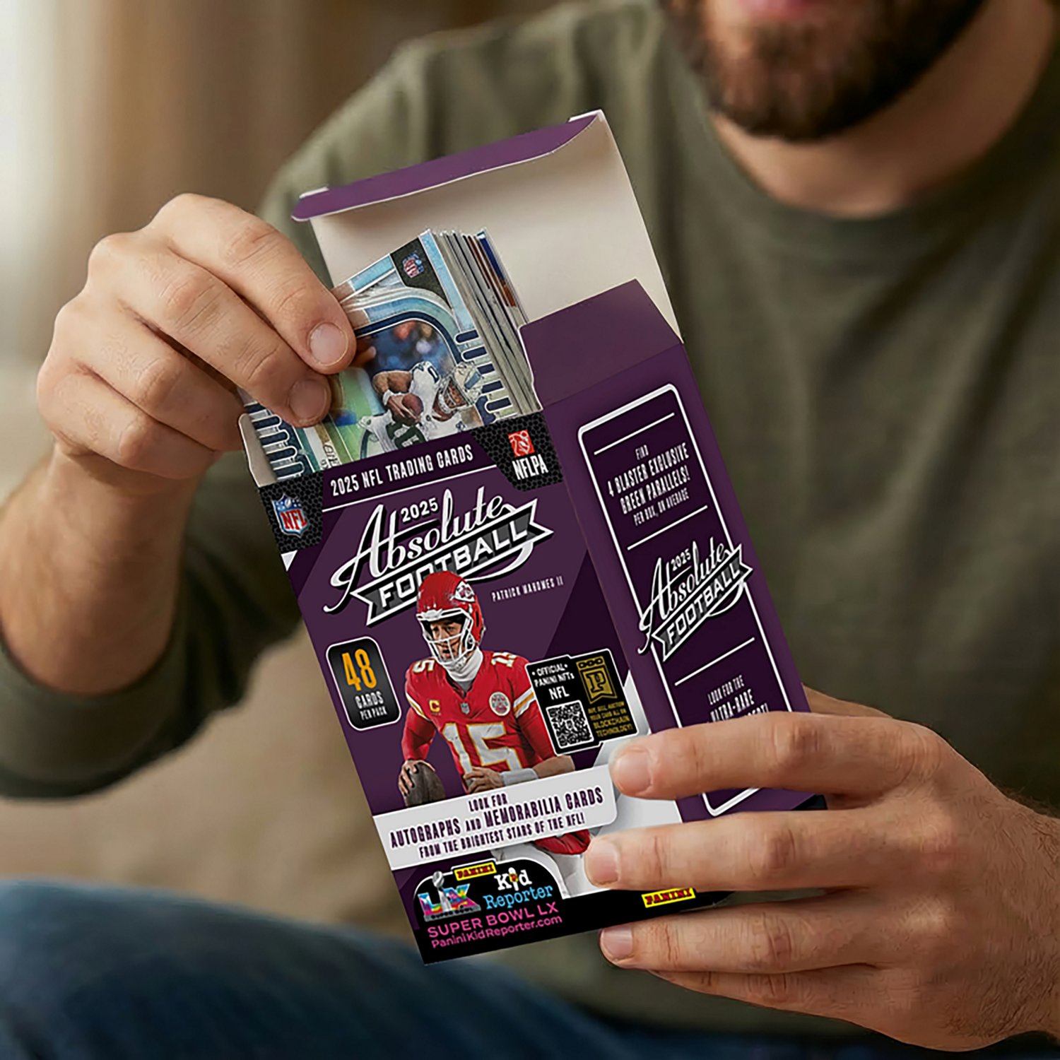 Panini 2025 Absolute Football Mega Box - view number 2