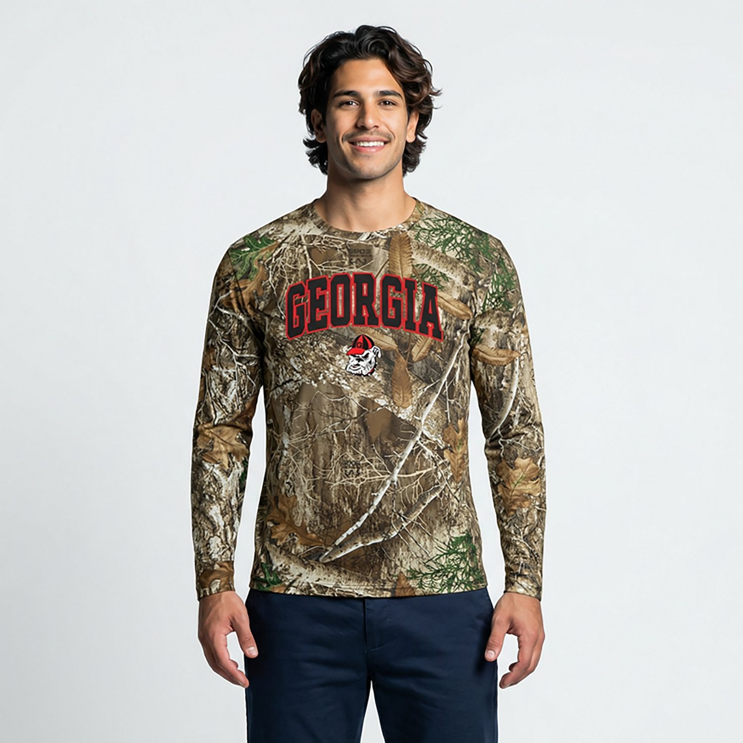 Colosseum Athletics Men's University of Georgia Arch Primary Logo Realtree Essentials Long Sleeve T-shirt - view number 2