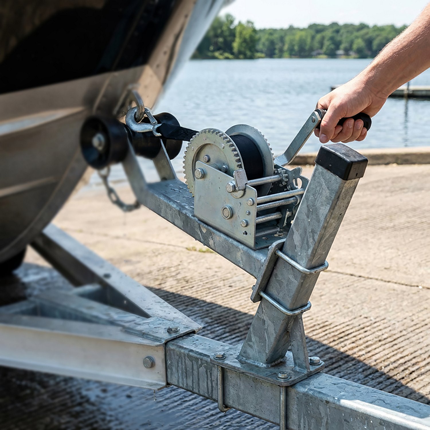 Marine Raider 2,500 lb. Trailer Winch with Brake - view number 2