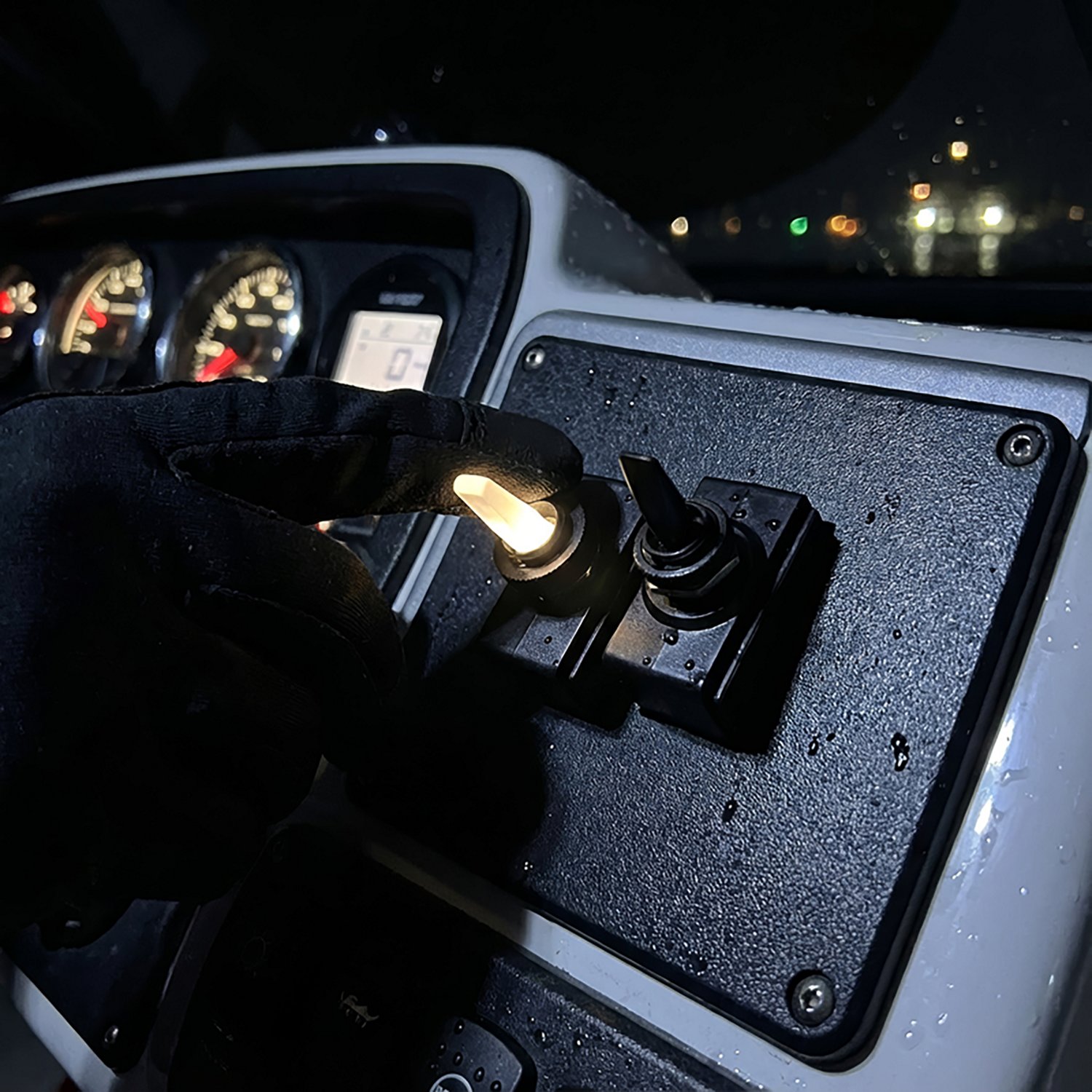 Marine Raider On/Off/On Illuminated Toggle Switch - view number 3