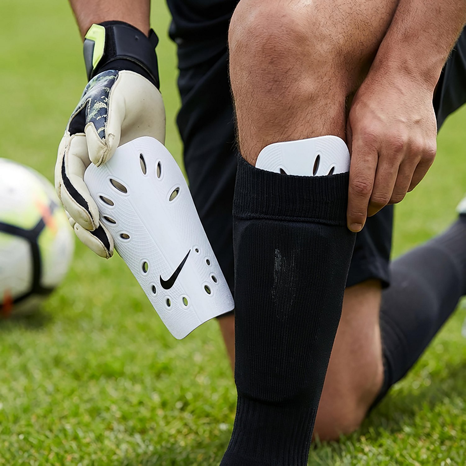Nike Adults' J Guard Soccer Shin Guards - view number 2