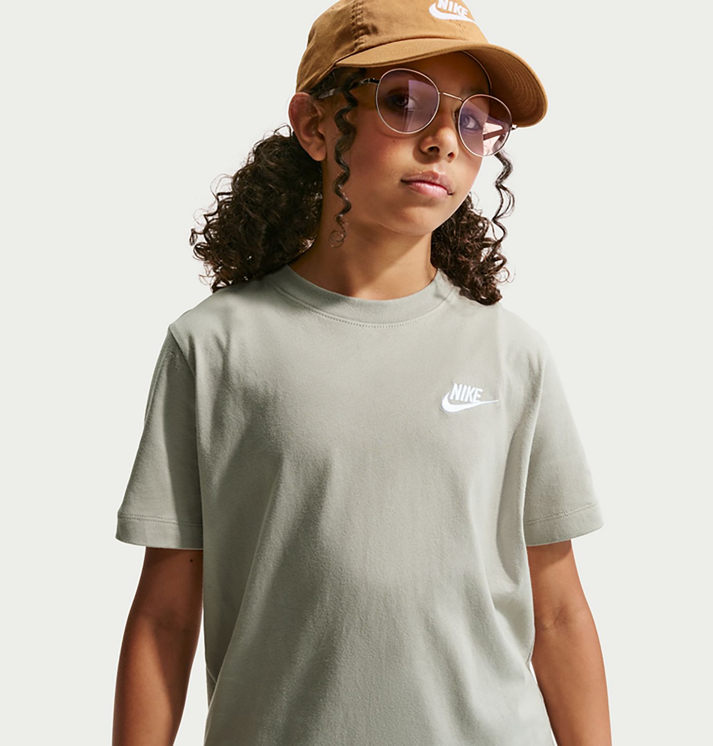 Nike Boys' Sportswear Futura Short Sleeve T-shirt