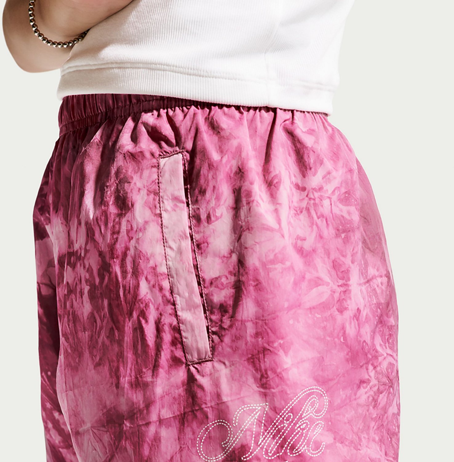 Nike Girls' Sportswear Club Woven Graphic Shorts - view number 4
