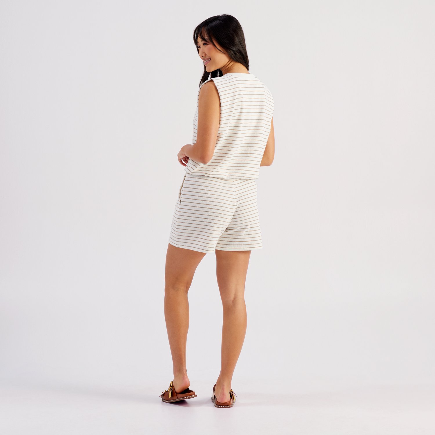 Freely Women's Elle Shorts 5 in. - view number 2