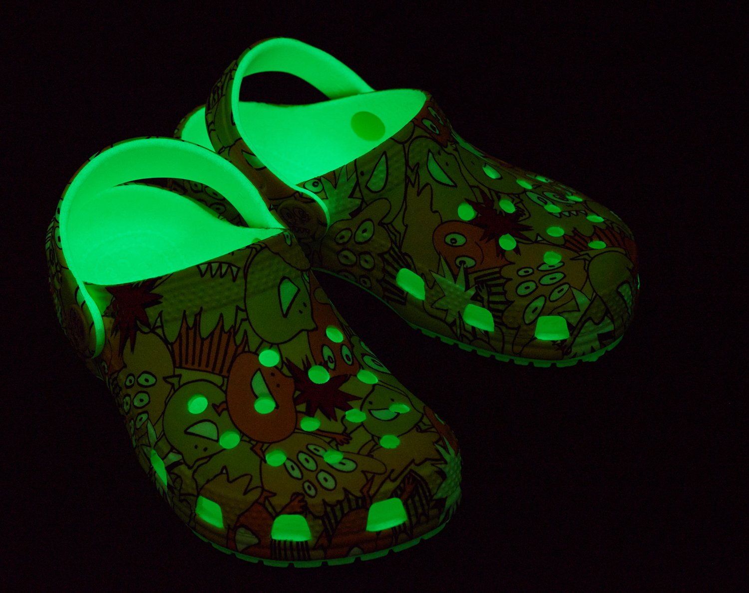 Crocs Toddlers' Classic Glow Monster Camo Clogs - view number 6