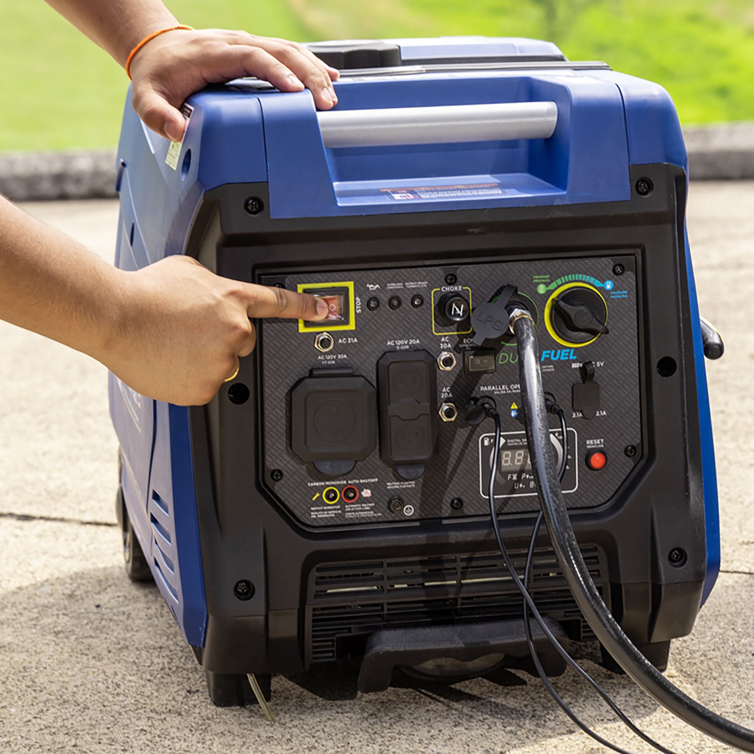 Westinghouse 5,000W Gas and Propane Dual Fuel Inverter Generator with Recoil Start - view number 7