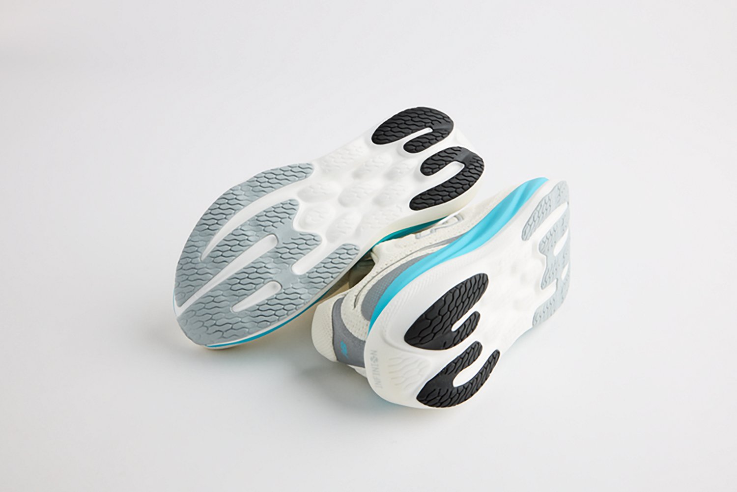 New Balance Women's 1080v15 Shoes - view number 5