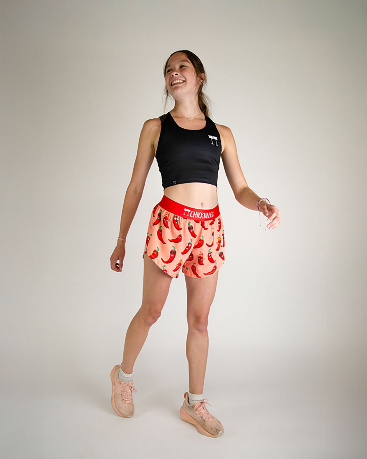 Chicknlegs Women's Chase Pack Chilis Split Shorts 4 in - view number 3