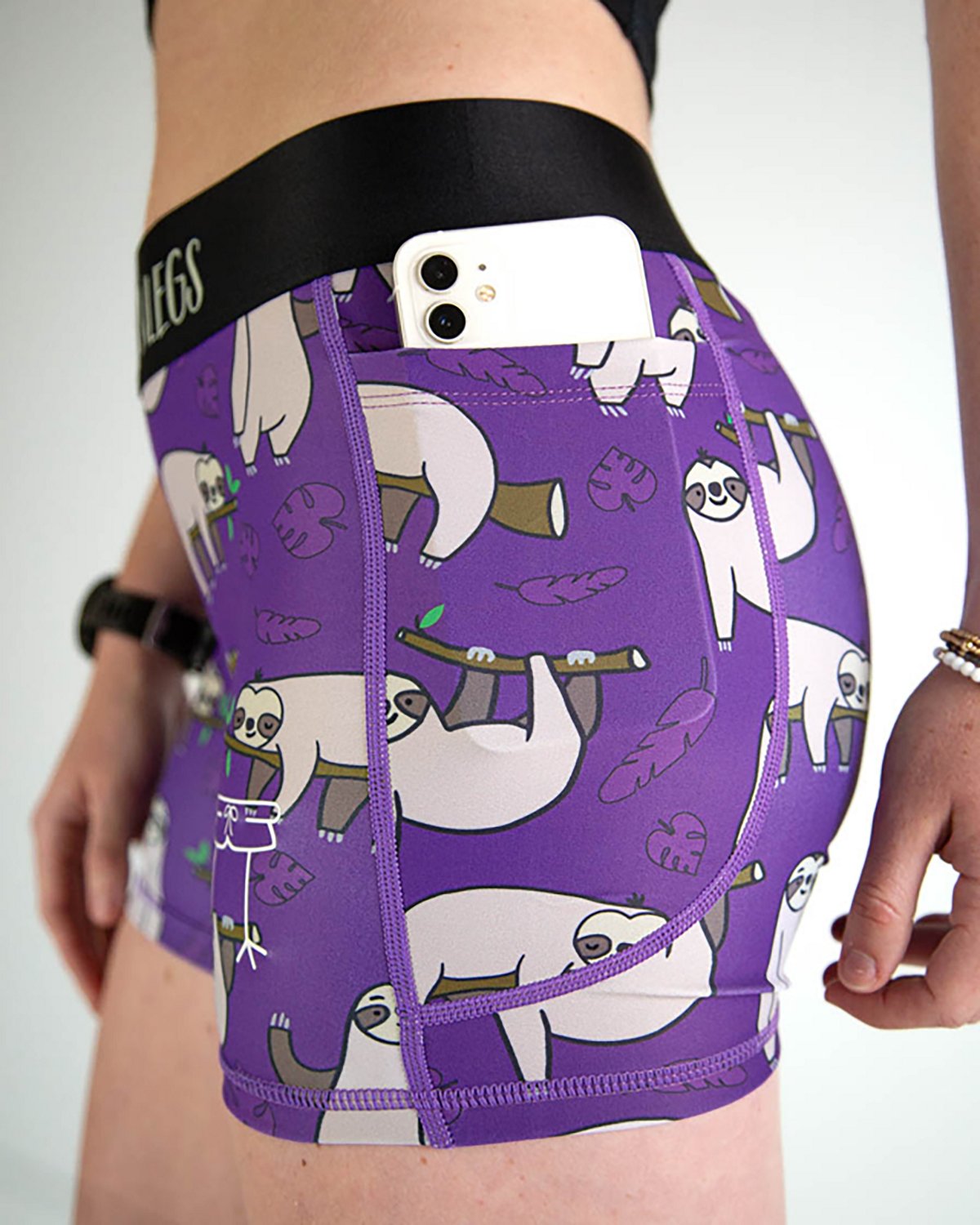 Chicknlegs Women's Sloths Compression Shorts 3 in - view number 4