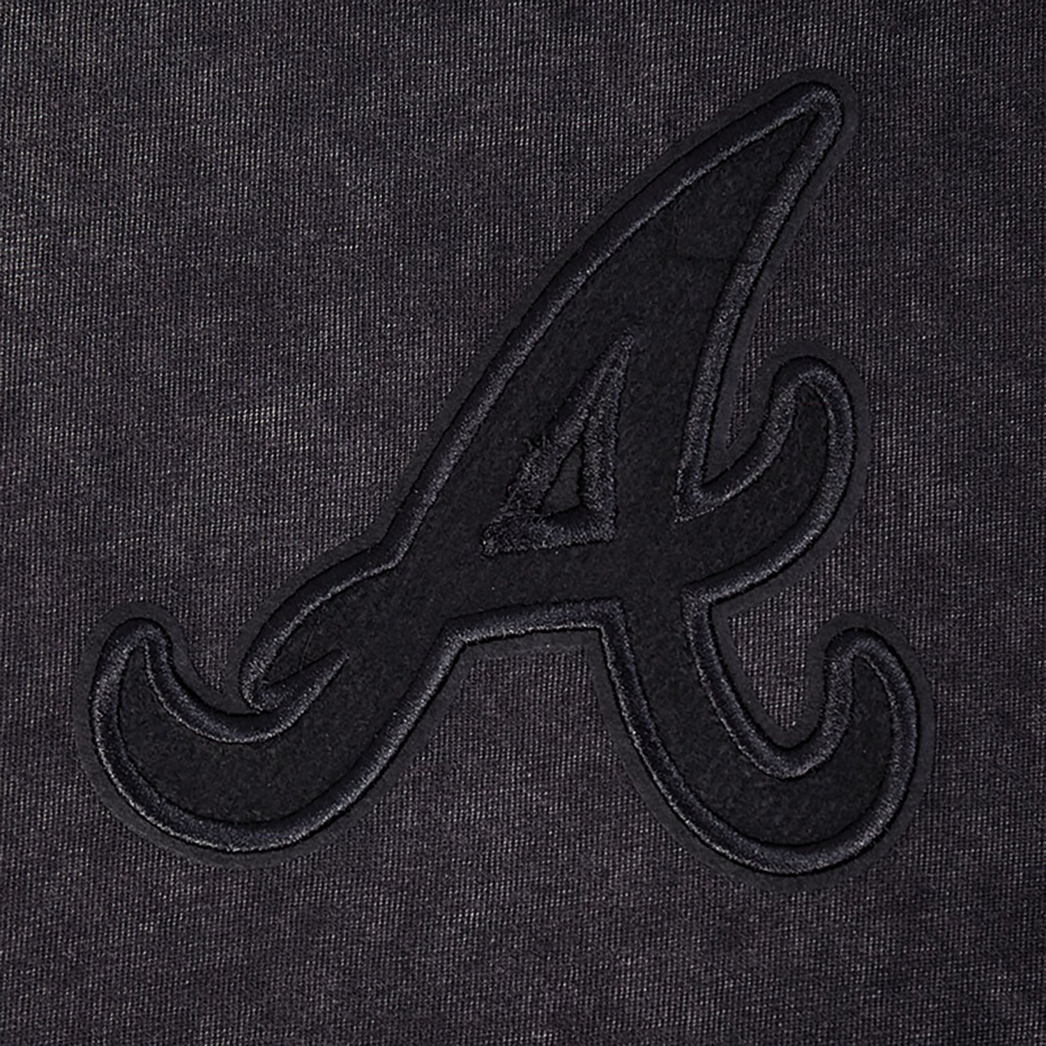 Pro Standard Men's Atlanta Braves Washed Classic Enzyme Wash CJ Drop Shoulder T-shirt