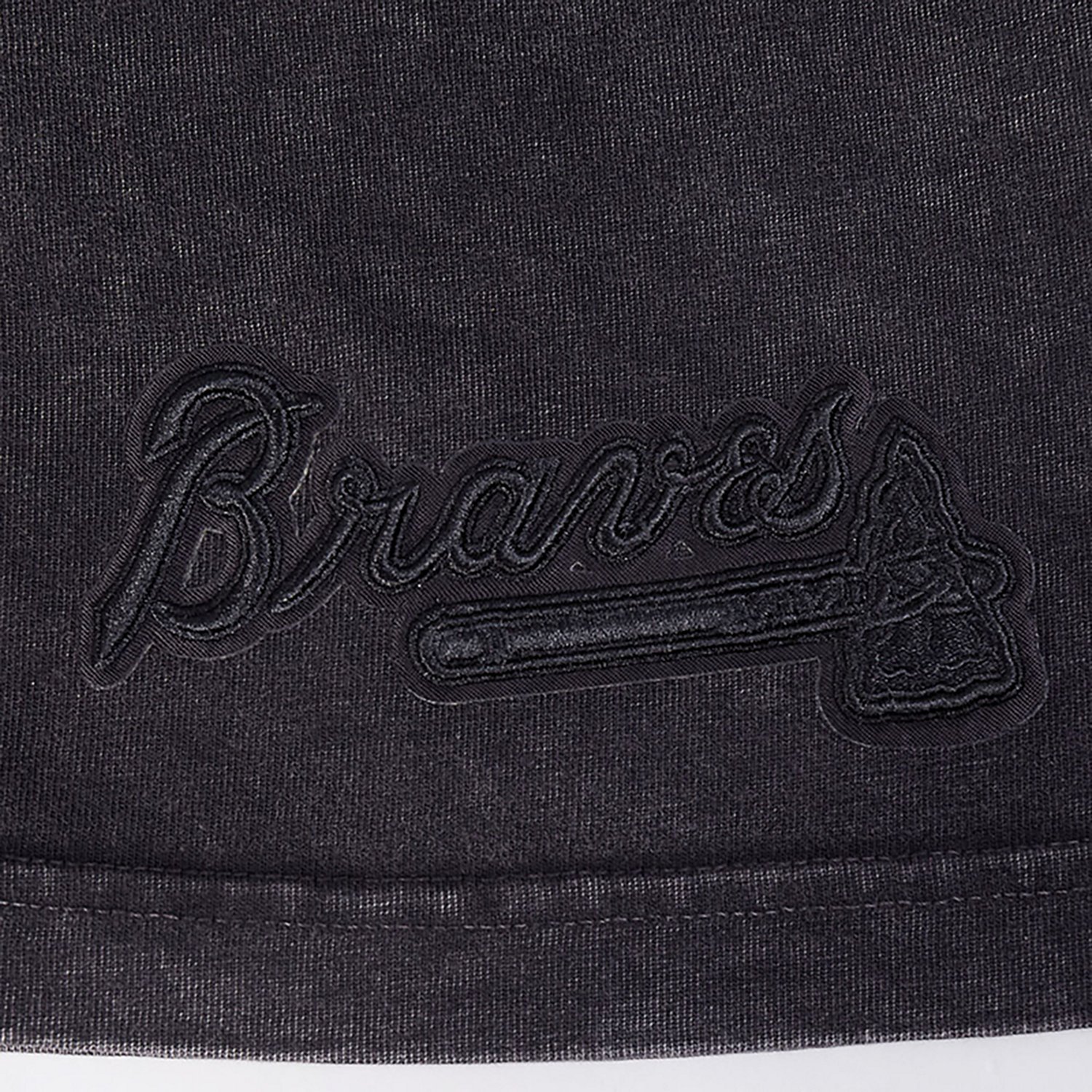 Pro Standard Men's Atlanta Braves Washed Classic Enzyme Wash CJ Drop Shoulder T-shirt