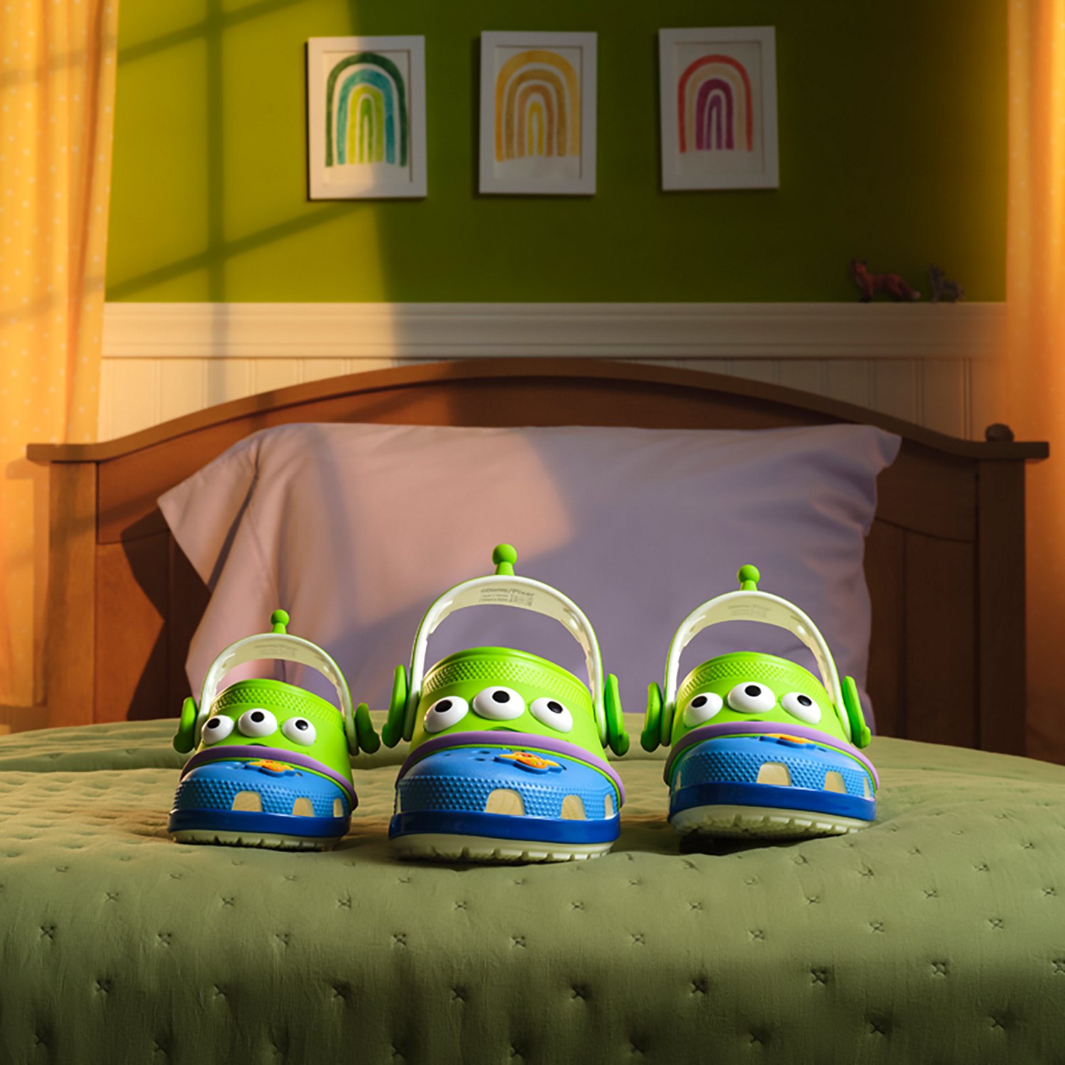 Crocs Kids PSGS Toy Story Aliens Classic Clog PSGS - view number 8