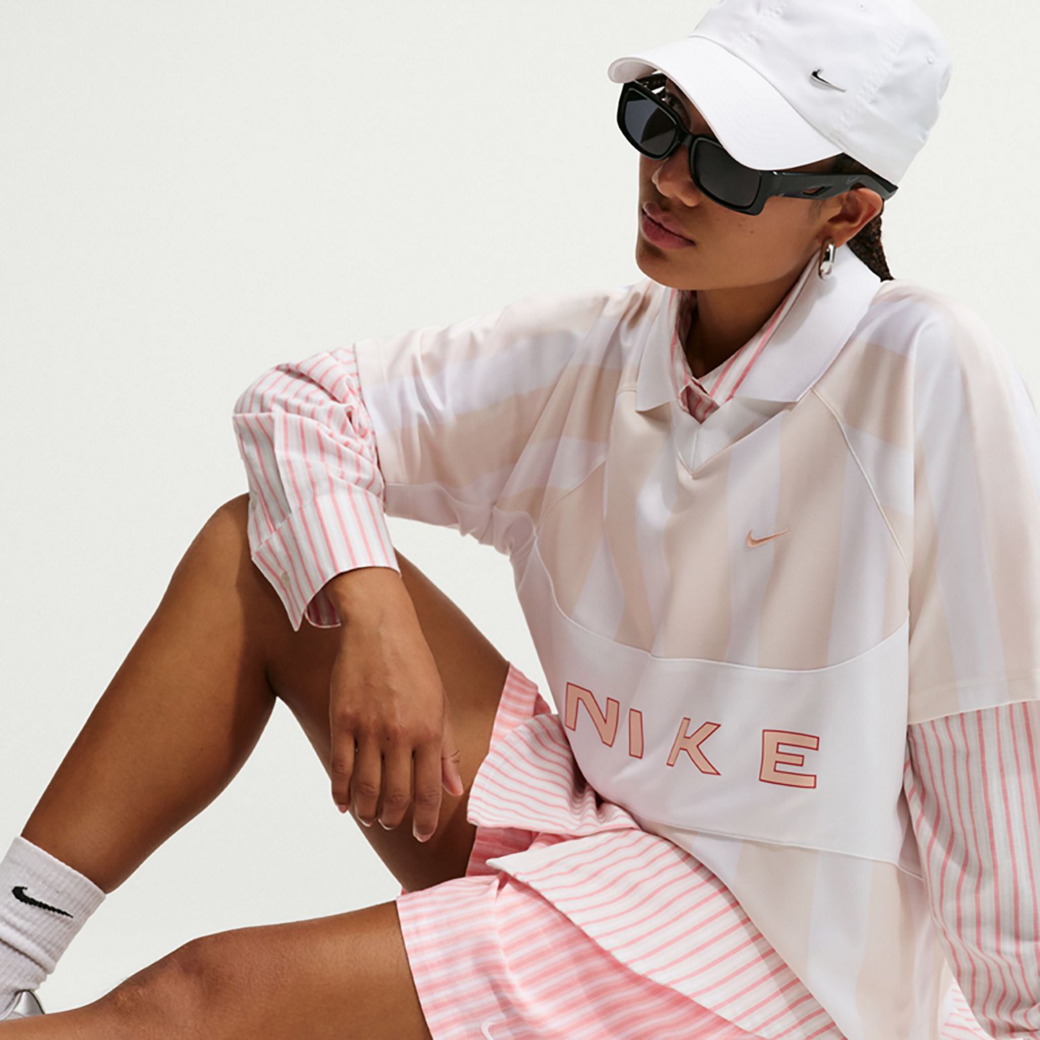 Nike Women's Sportswear Chill Poplin Loose Mid-Rise Stripe Shorts 4 in - view number 5