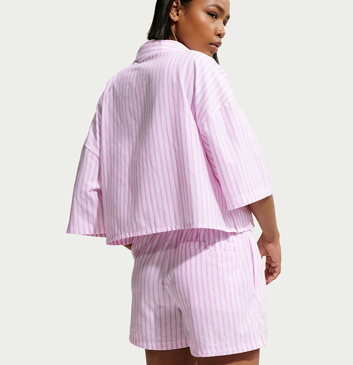 Nike Women's Sportswear Chill Poplin Loose Mid-Rise Stripe Shorts 4 in - view number 5