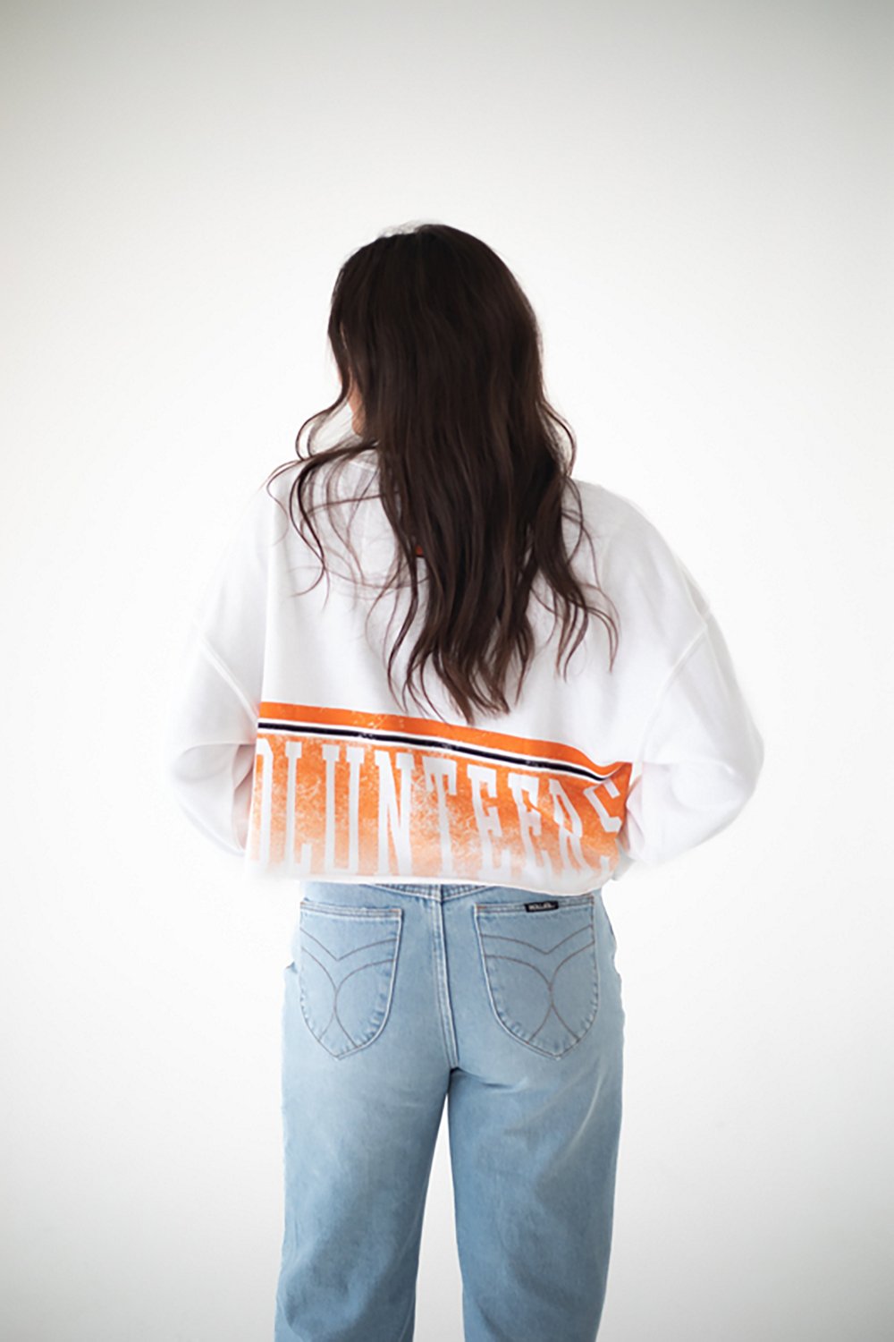Gameday Social Women's University of Tennessee Conway Cropped Long Sleeve Graphic T-shirt - view number 2