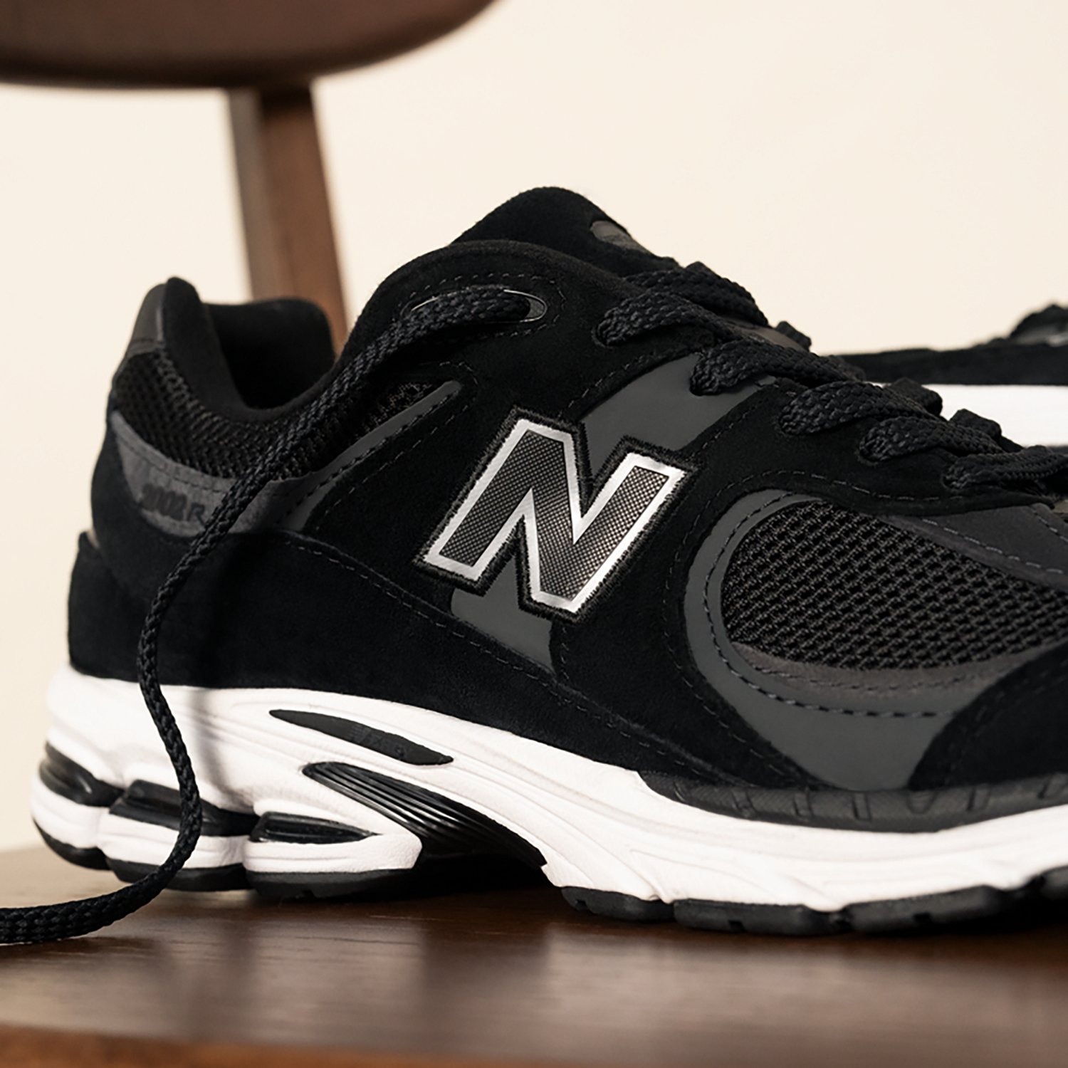 New Balance Men's 2002R Shoes - view number 7
