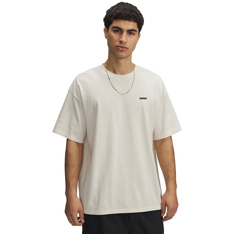 Under Armour Men's Heavyweight Oversized Logo Wash T-Shirt, Medium, Stone/White