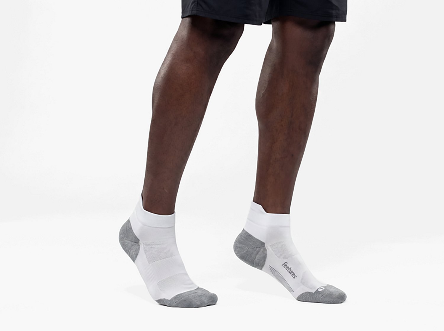 Feetures Elite Max Cushion Low Cut Socks - view number 2