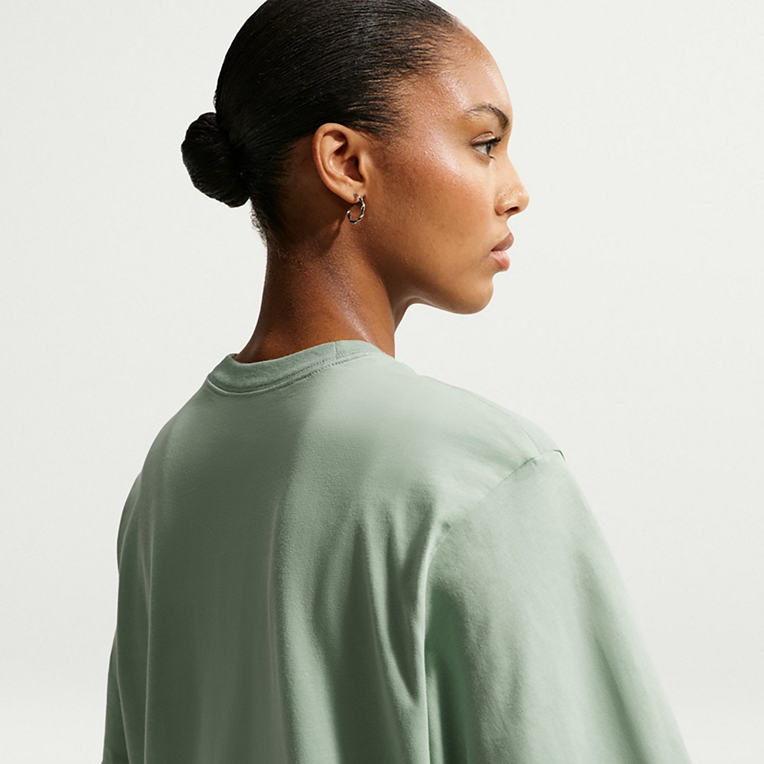 Nike Women's Sportswear Classic Loose Graphic T-shirt - view number 3