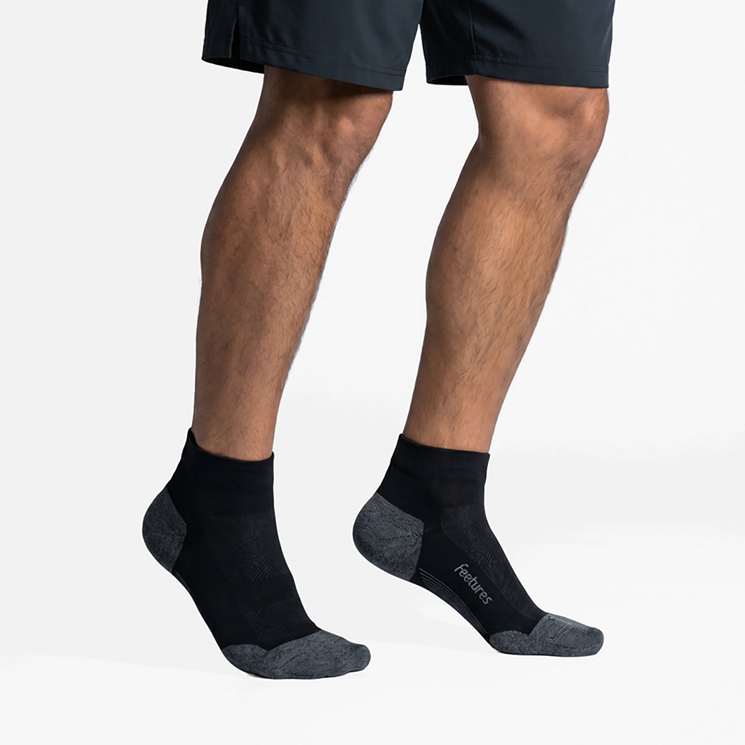 Feetures Elite Max Cushion Low Cut Socks - view number 2