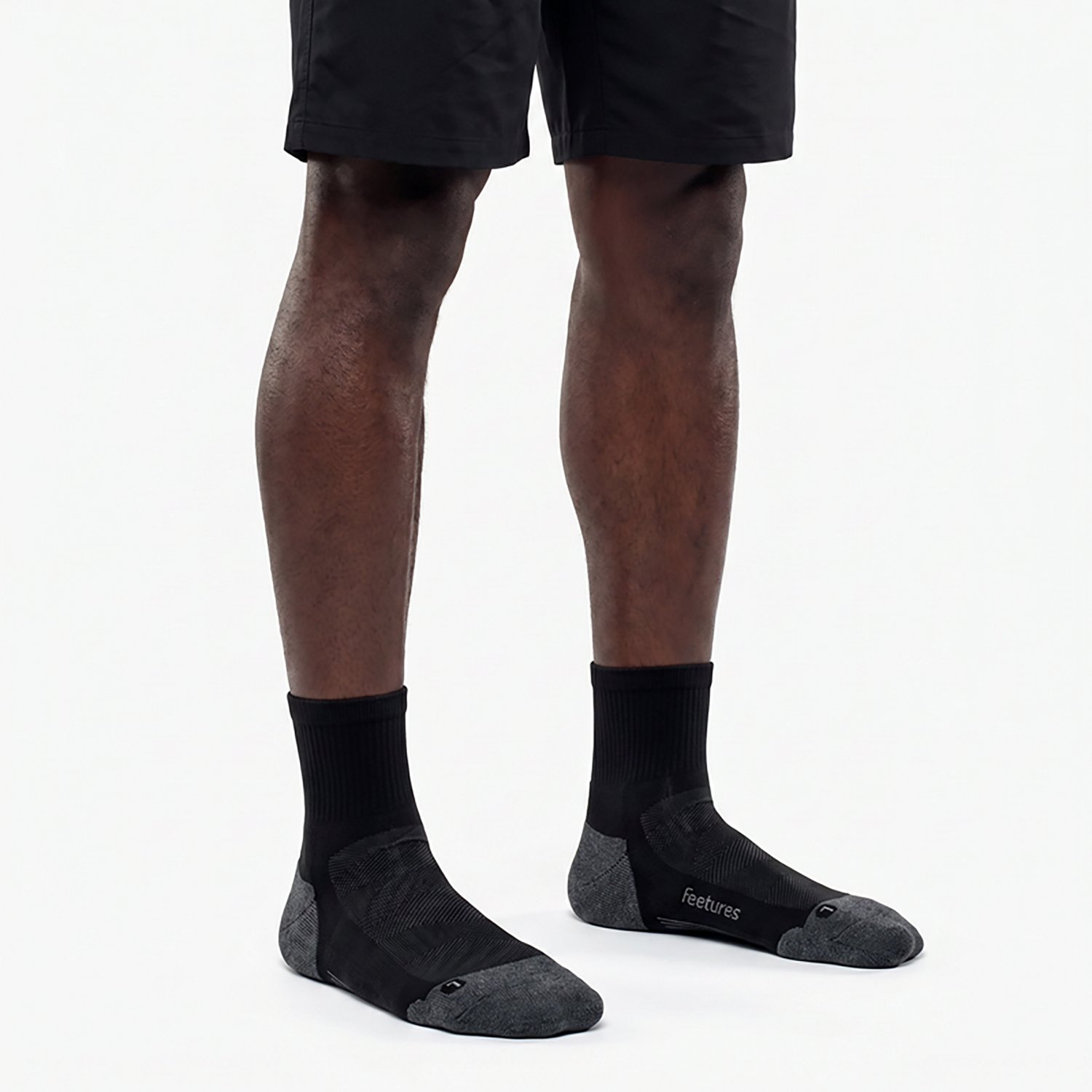 Feetures Adults' Elite Max Cushion Quarter Socks - view number 6