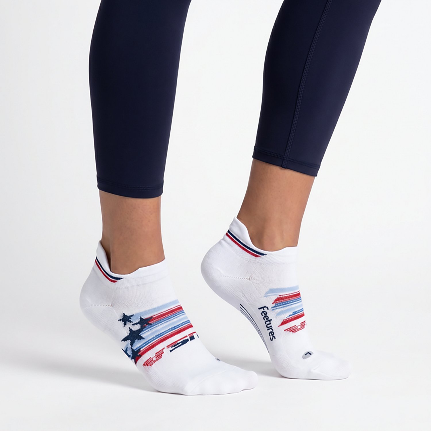 Feetures Women’s Elite Max Cushion No Show Spangled Socks - view number 6