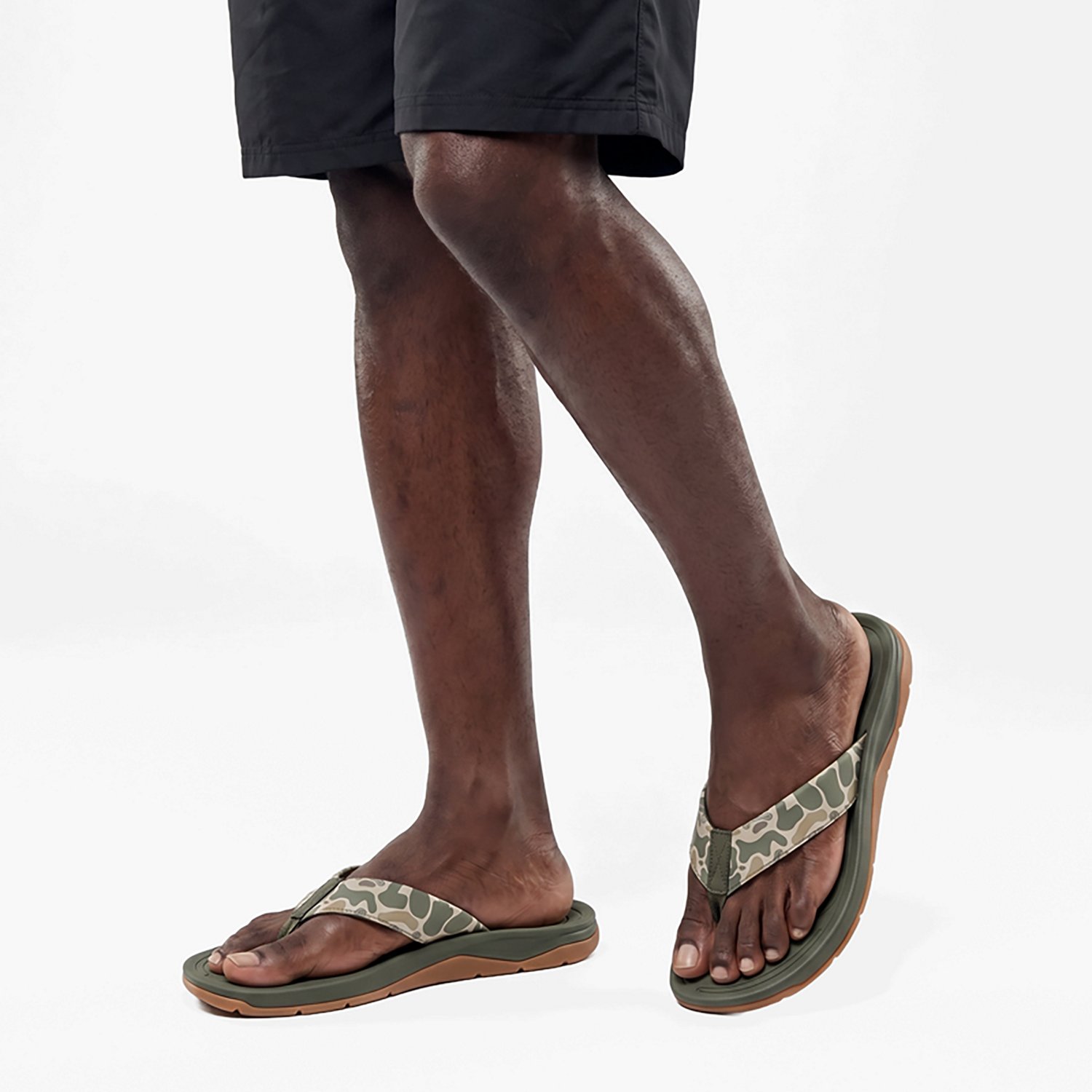 Magellan Outdoors Men’s Camo Comfort Flip-Flops - view number 5