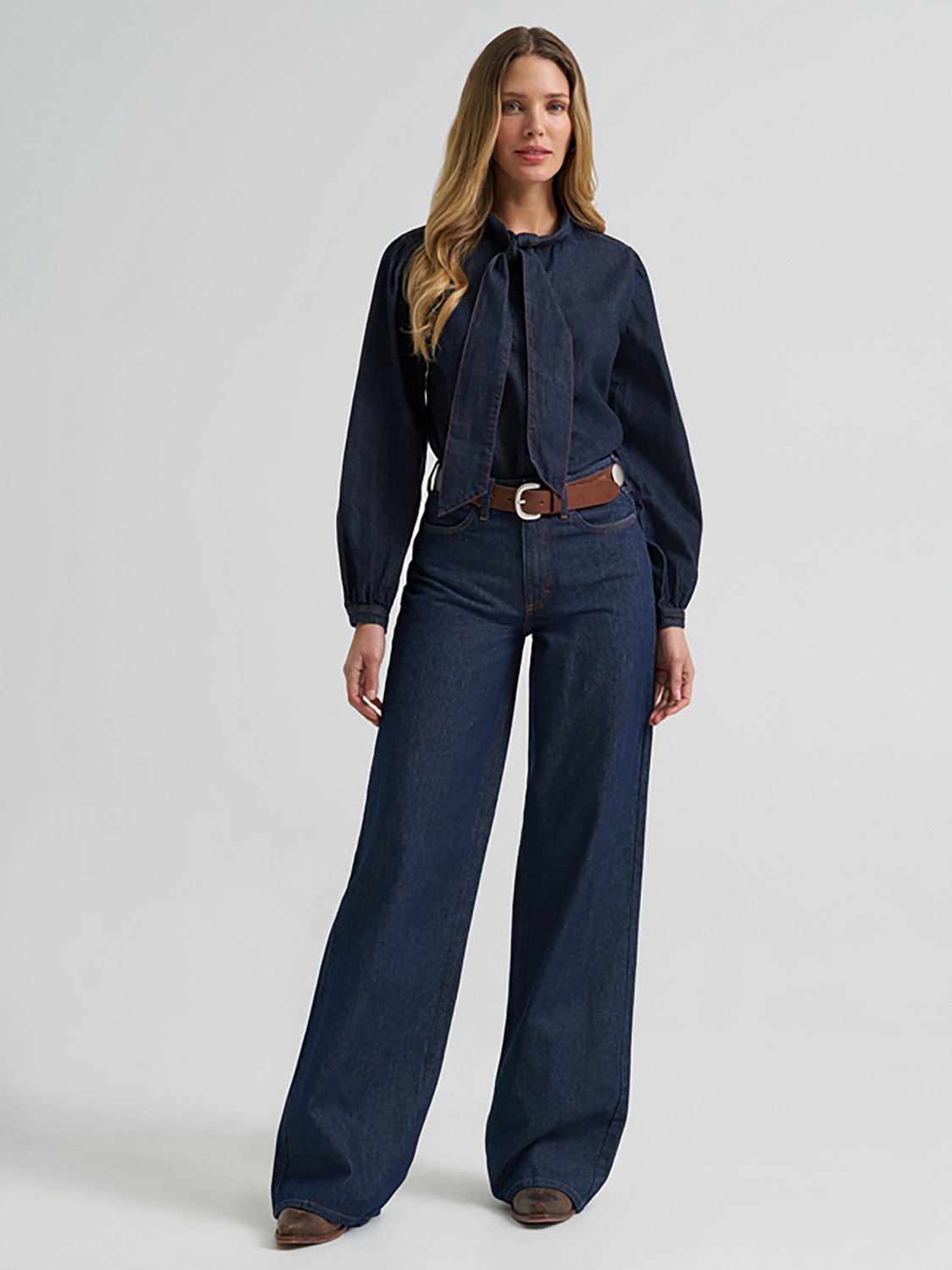 Wrangler Women's Denim Bow Snap Long Sleeve Top - view number 4