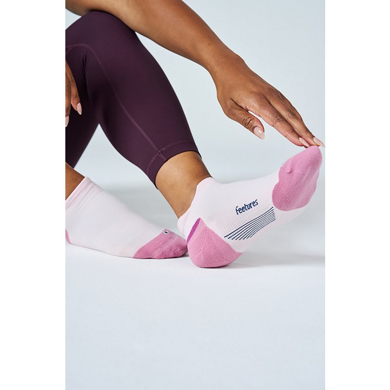 Feetures Elite Max Cushion No Show Tab Running Socks