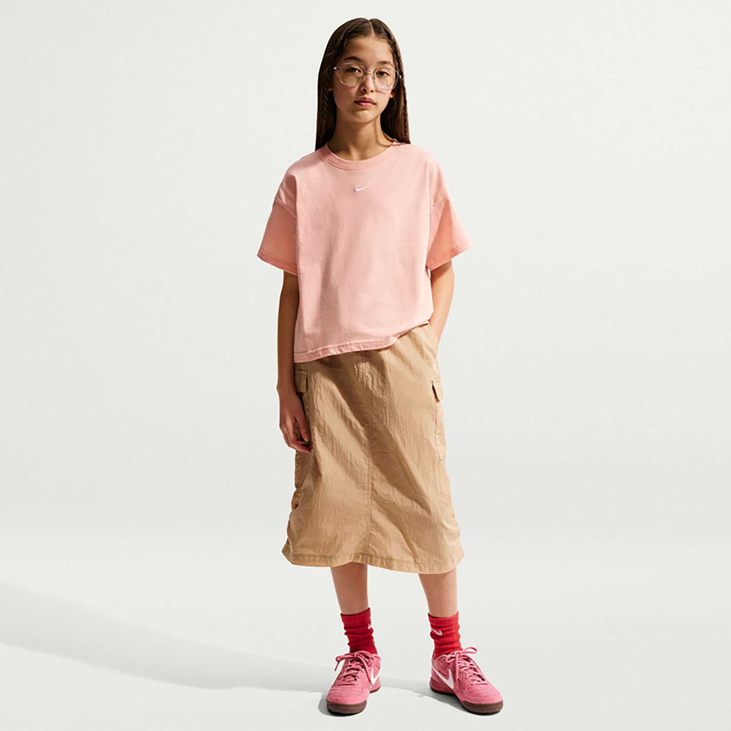 Nike Girls' Sportswear Essential Boxy Short Sleeve T-shirt