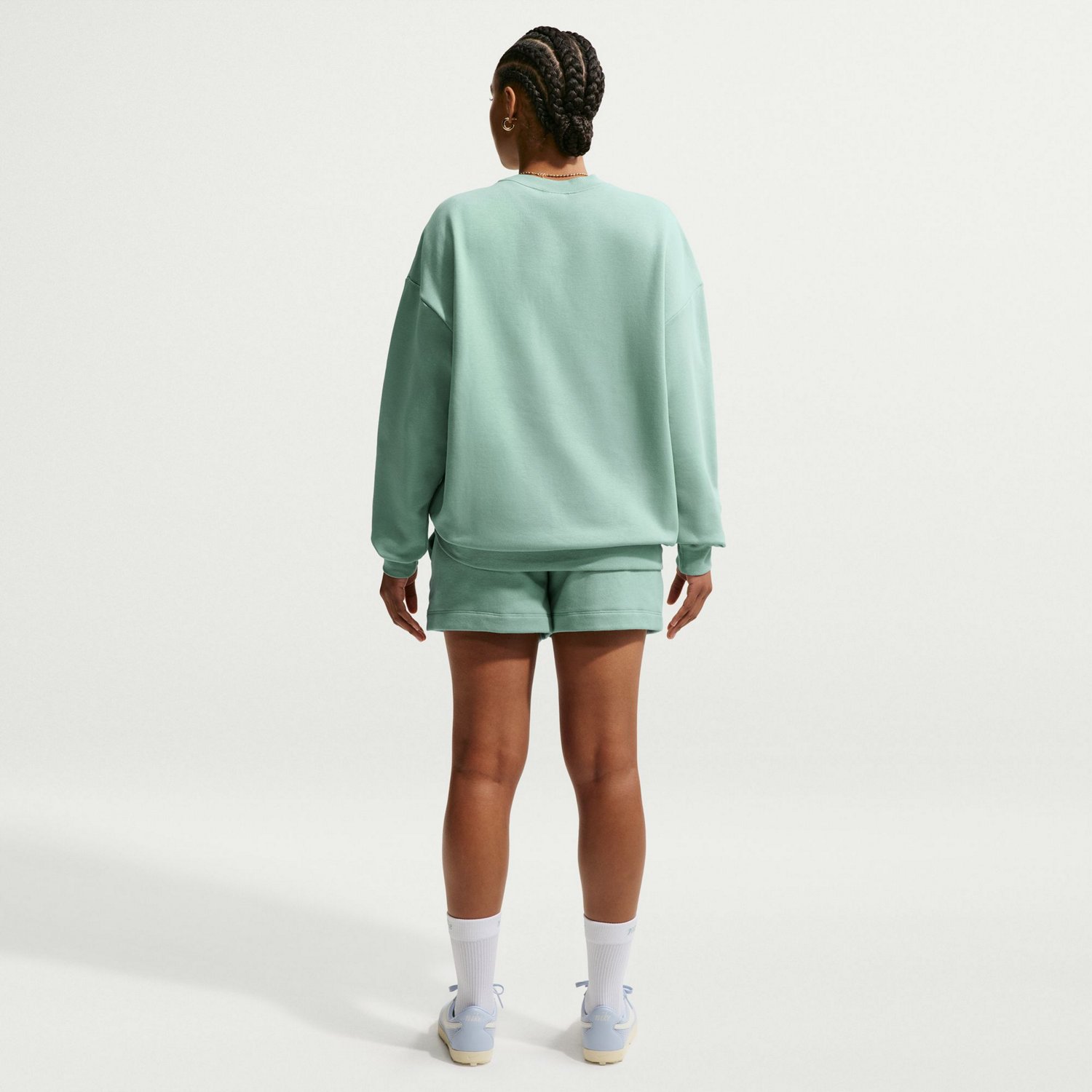 Nike Women's Sportswear Clube Fleece Loose Crew-Neck Sweatshirt - view number 2