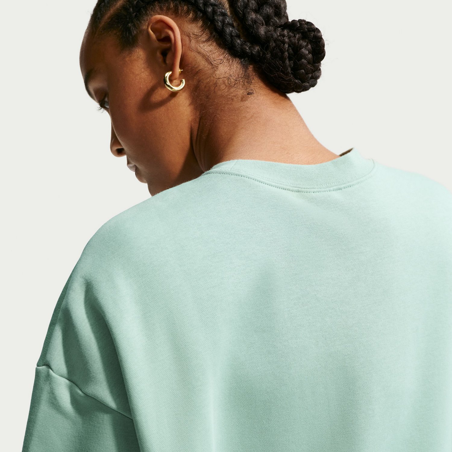 Nike Women's Sportswear Clube Fleece Loose Crew-Neck Sweatshirt - view number 4