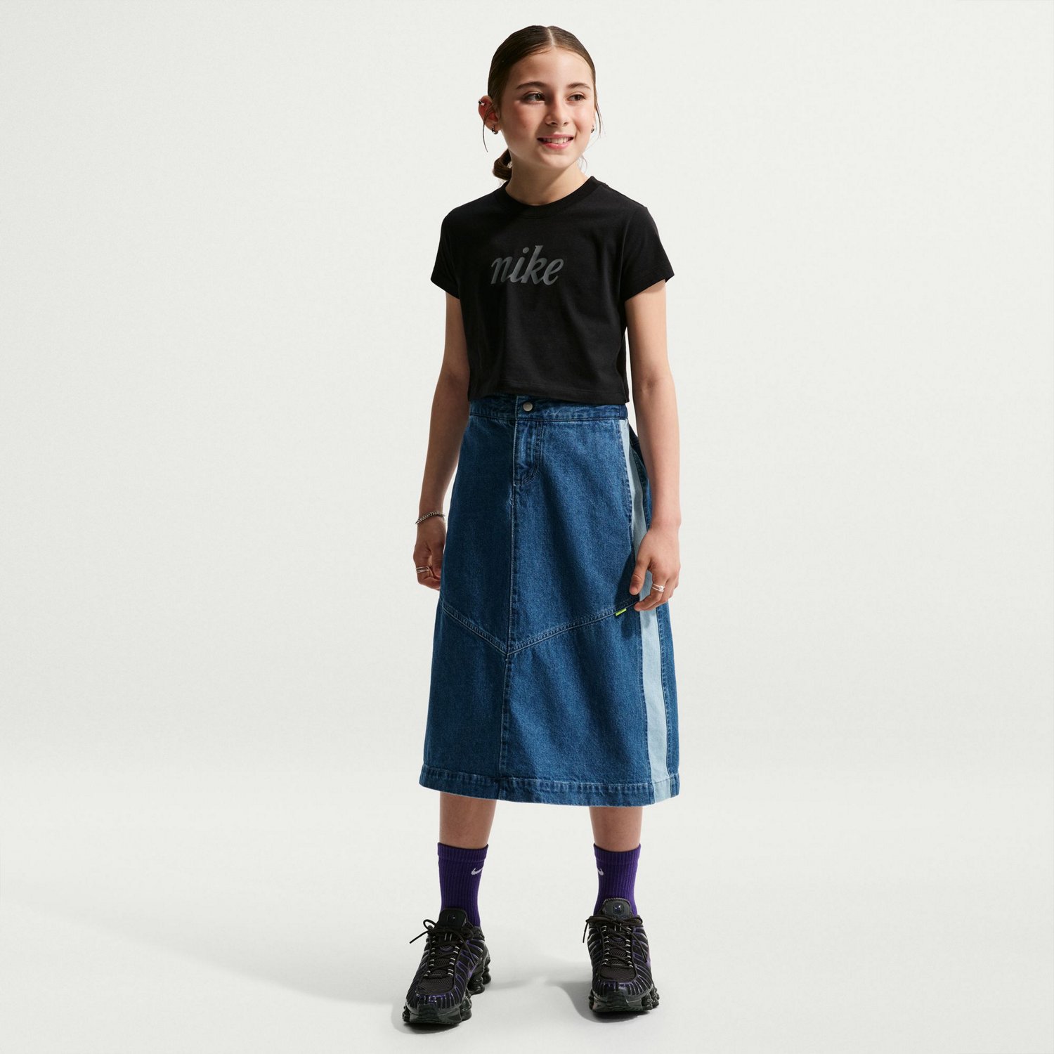 Nike Sportswear Big Kids’ Cropped Short Sleeve T‑Shirt