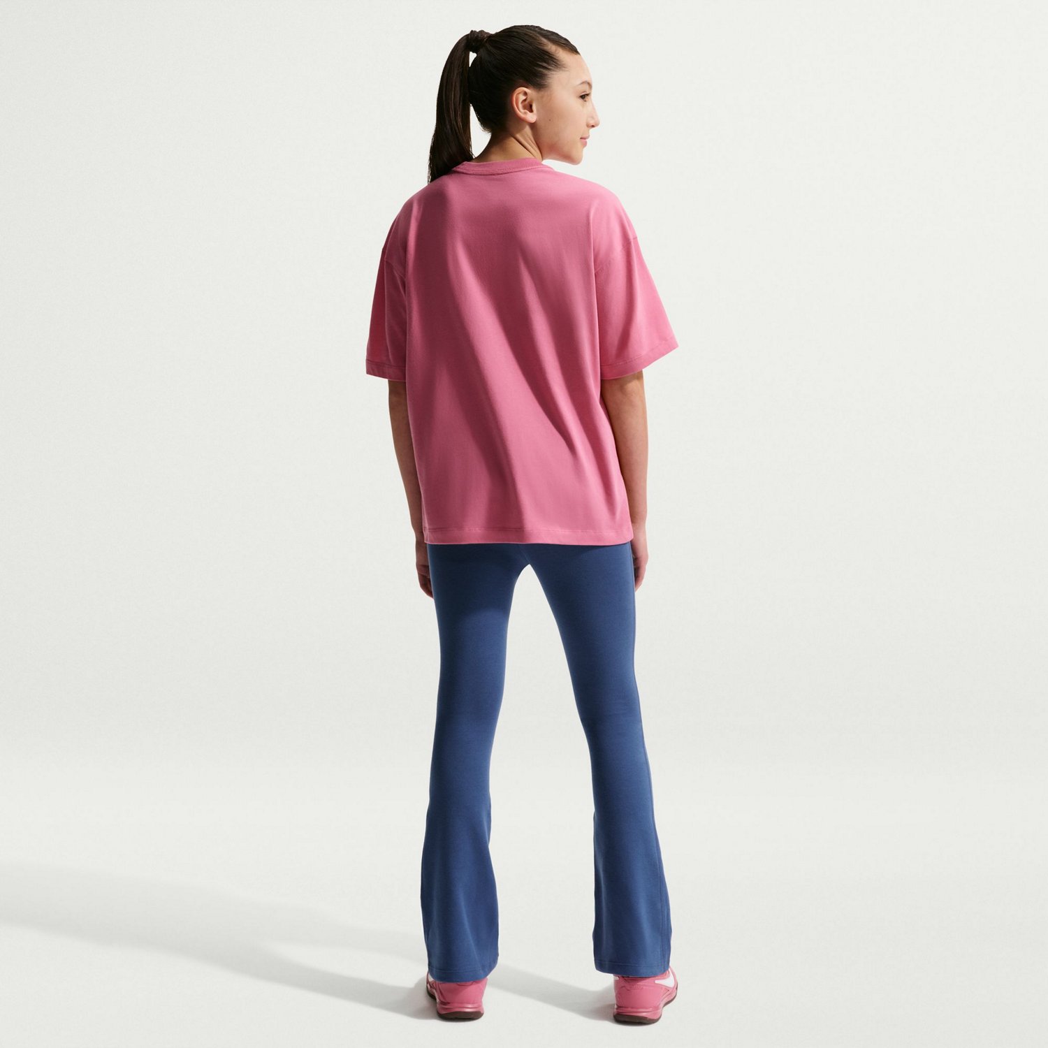 Nike Sportswear Girls’ Oversized Short Sleeve T‑Shirt - view number 2