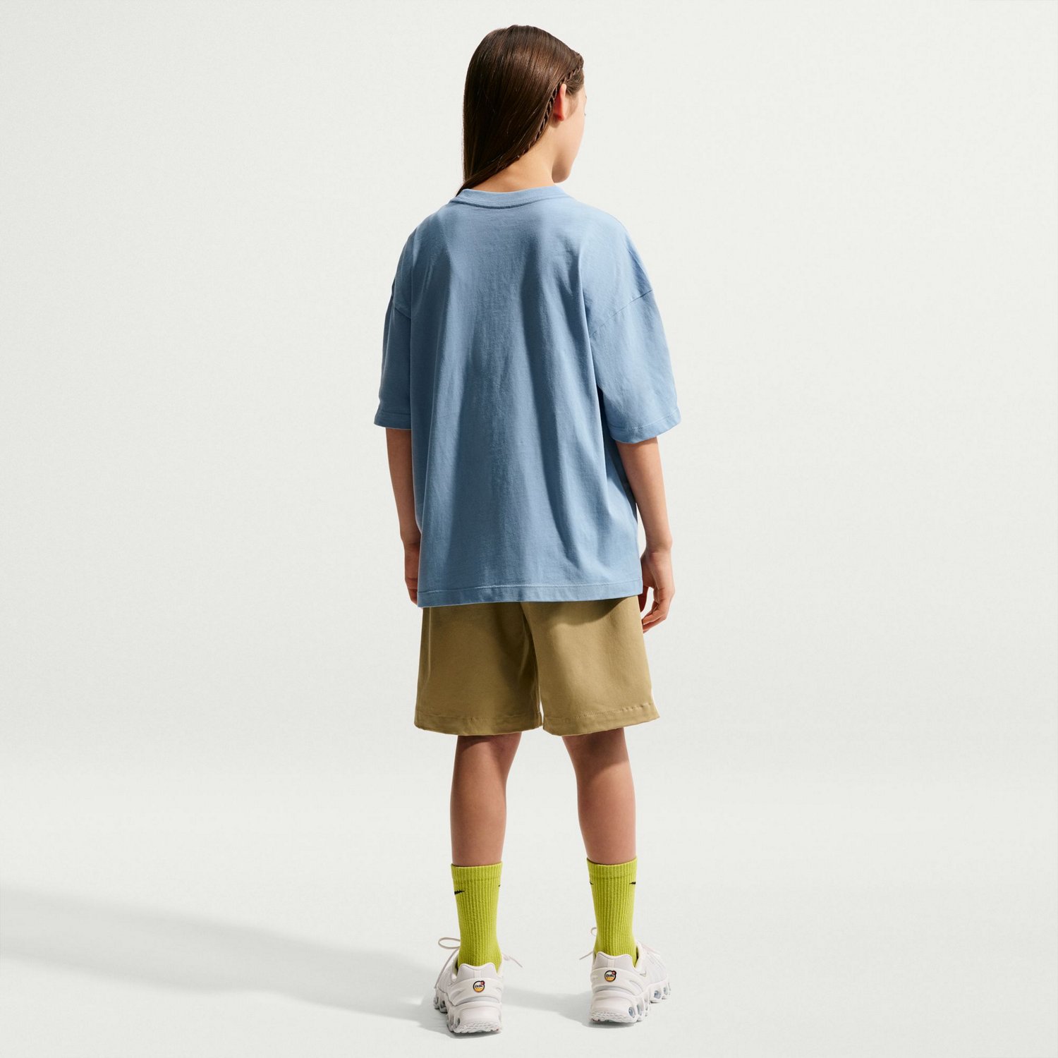 Nike Sportswear Girls’ Oversized Short Sleeve T‑Shirt - view number 2