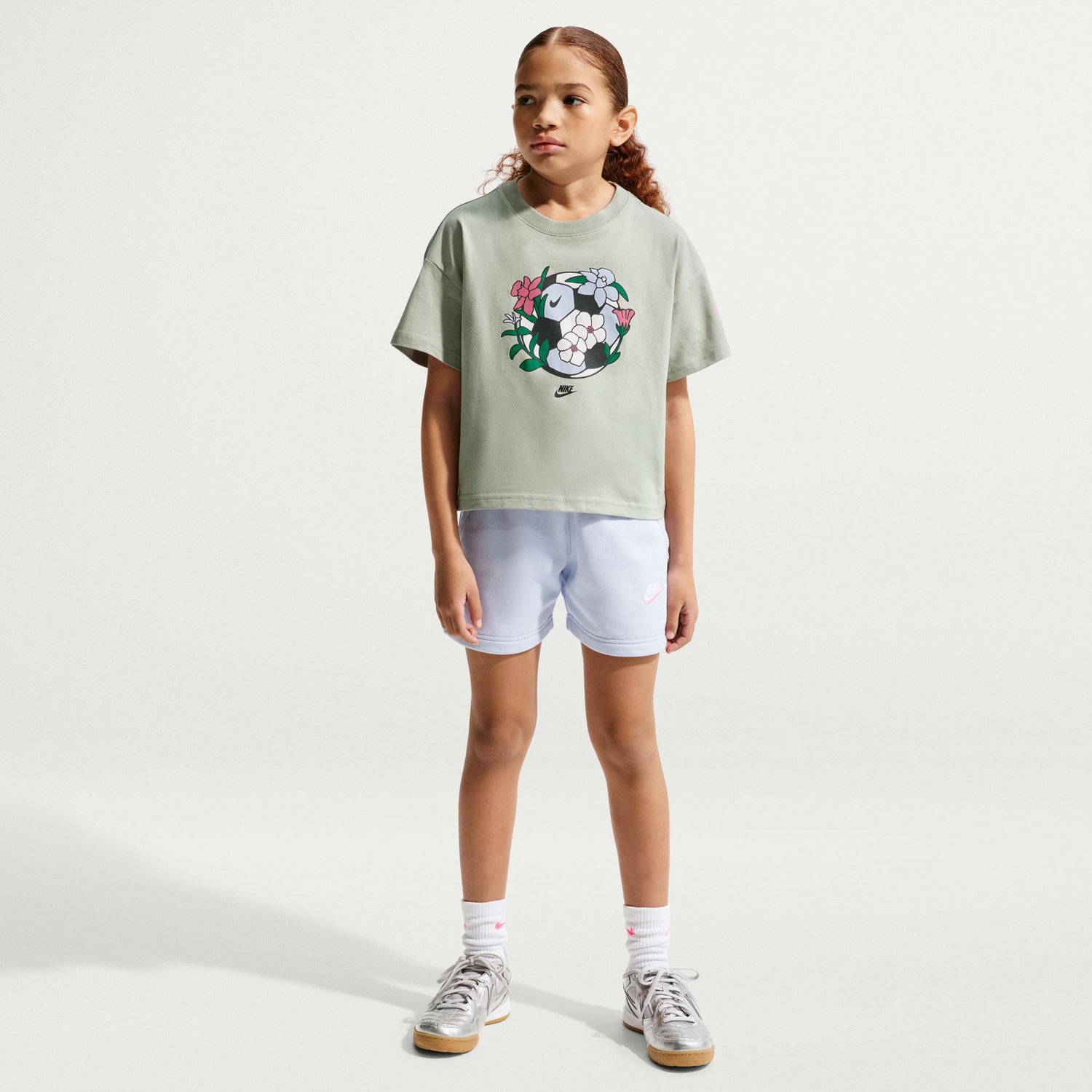 Nike Girls' Sportswear Essentials Soccer Boxy T-shirt