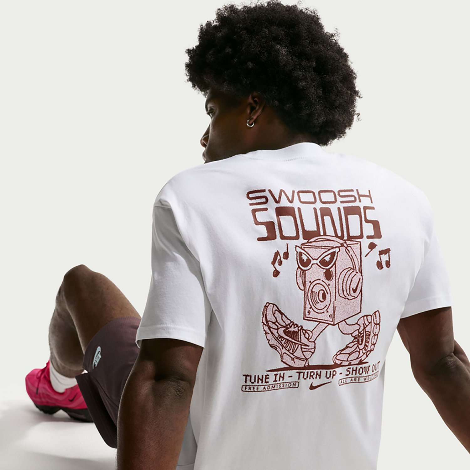Nike Sportswear Men’s Short Sleeve T‑Shirt - view number 5