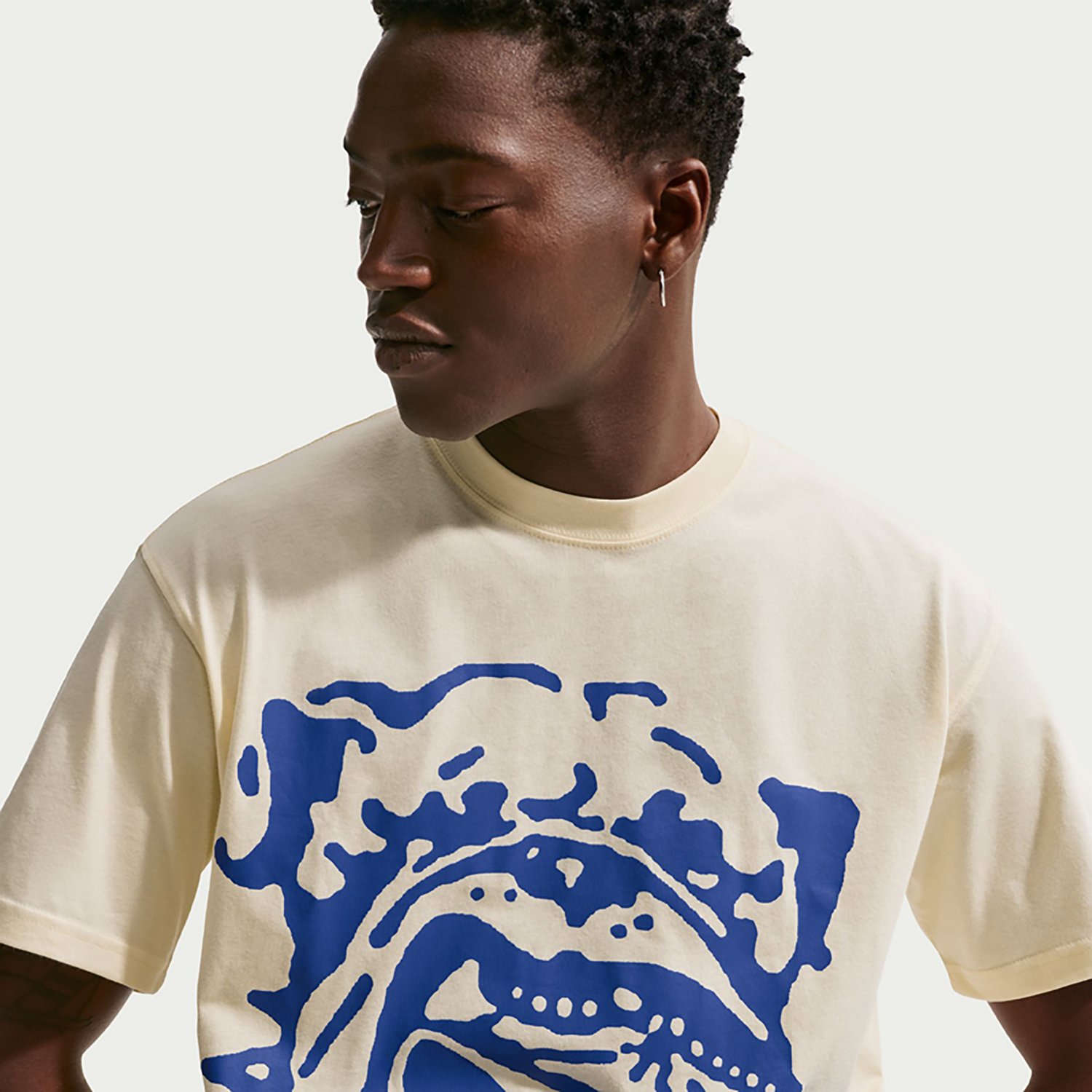 Nike Sportswear Big Kids’ Short Sleeve Graphic T‑Shirt - view number 3