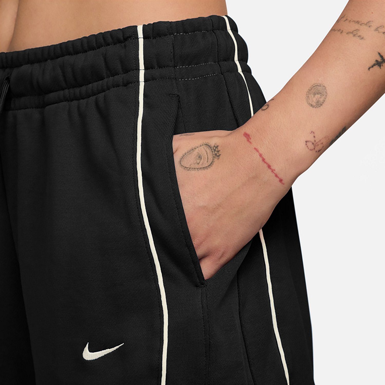 Nike Women’s Sportswear Loose Mid‑Rise Fleece Shorts 3" - view number 5