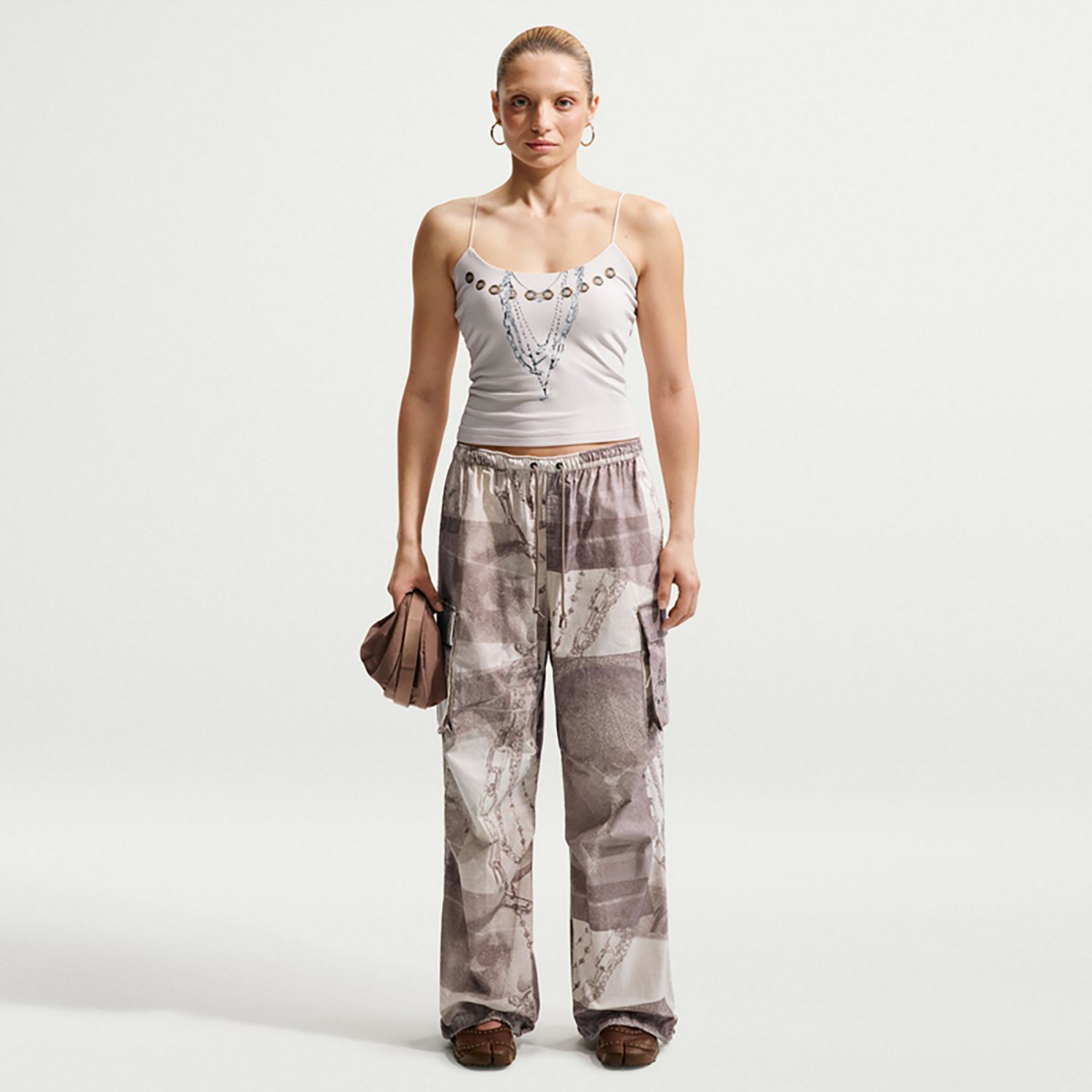 Nike Women's Sportswear Mid-Rise Oversized Cargo Pants