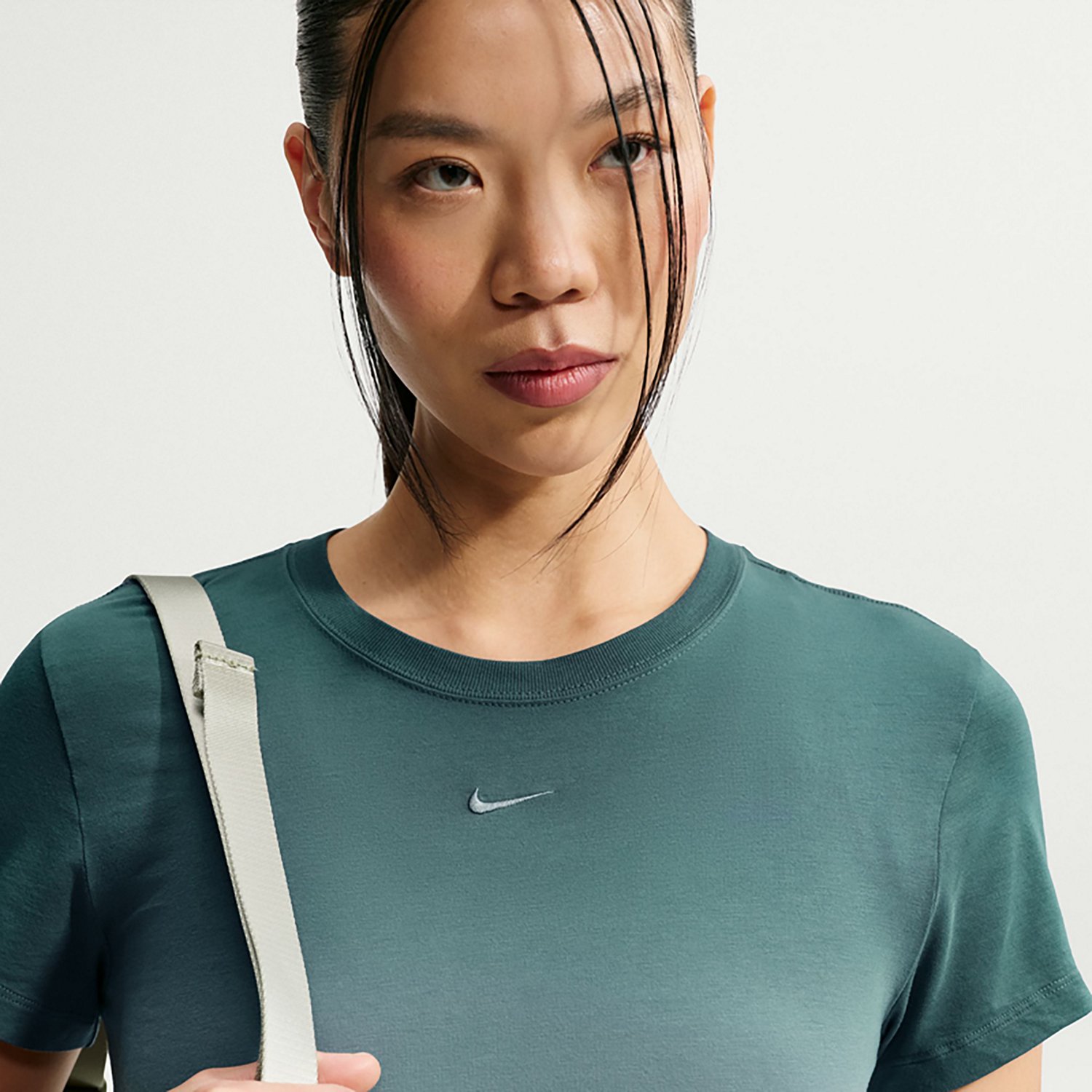 Nike Women's Sportswear Chill Knit Slim Cropped T-shirt - view number 4