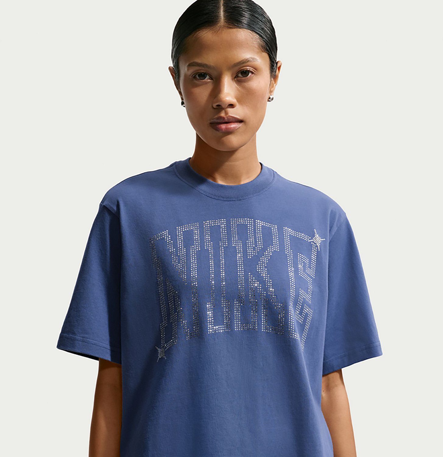 Nike Women's Sportswear Classic Loose Graphic T-shirt - view number 3