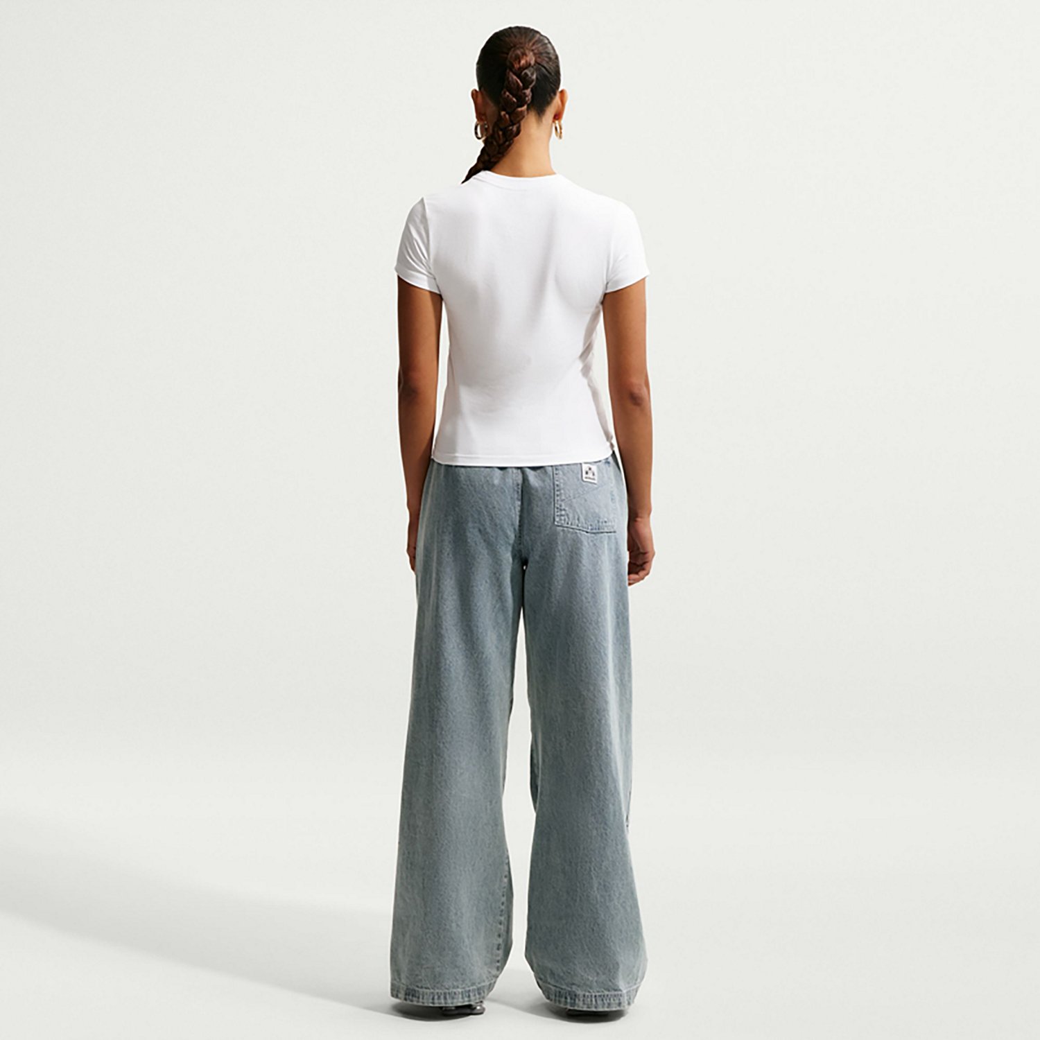 Nike Women's Sportswear Chill Knit Slim Cropped Graphic T-shirt