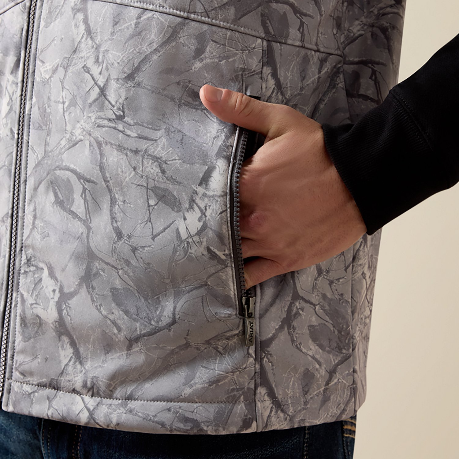 Ariat Men's Logo Camo Softshell Vest