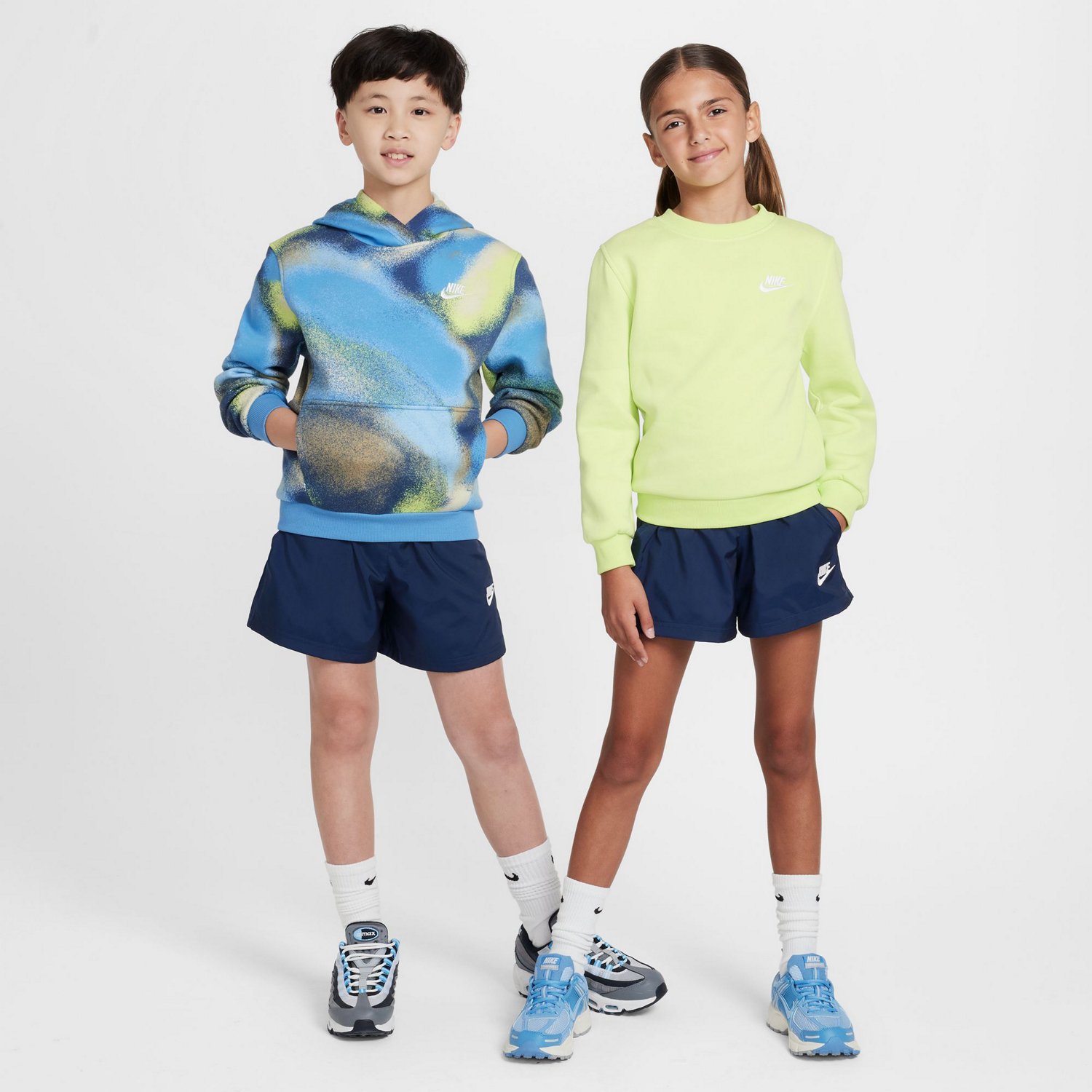 Nike Big Kids' Sportswear Club Woven Shorts 4.5 in