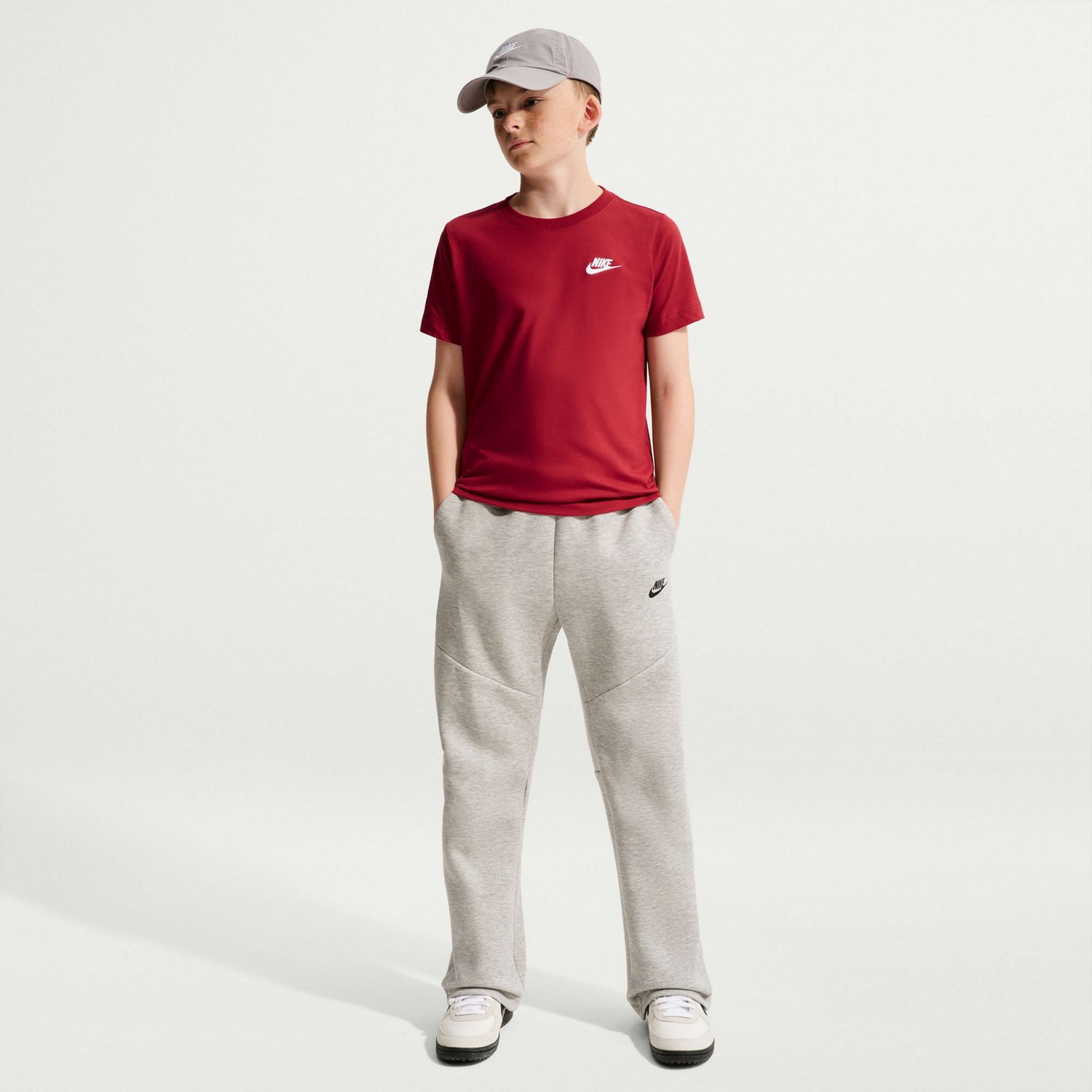 Nike Boys' Sportswear Futura Short Sleeve T-shirt