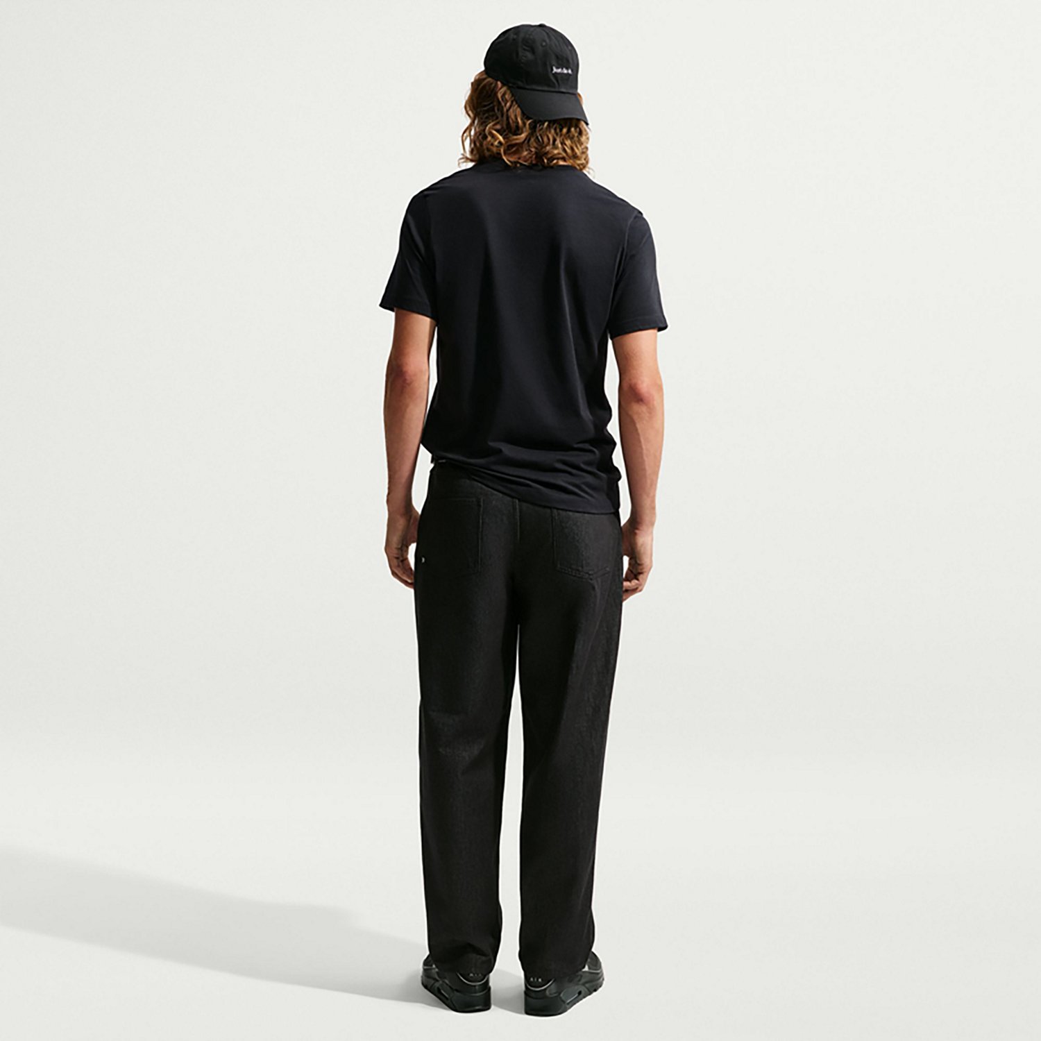 Nike Men's Sportswear Club Photo T-shirt