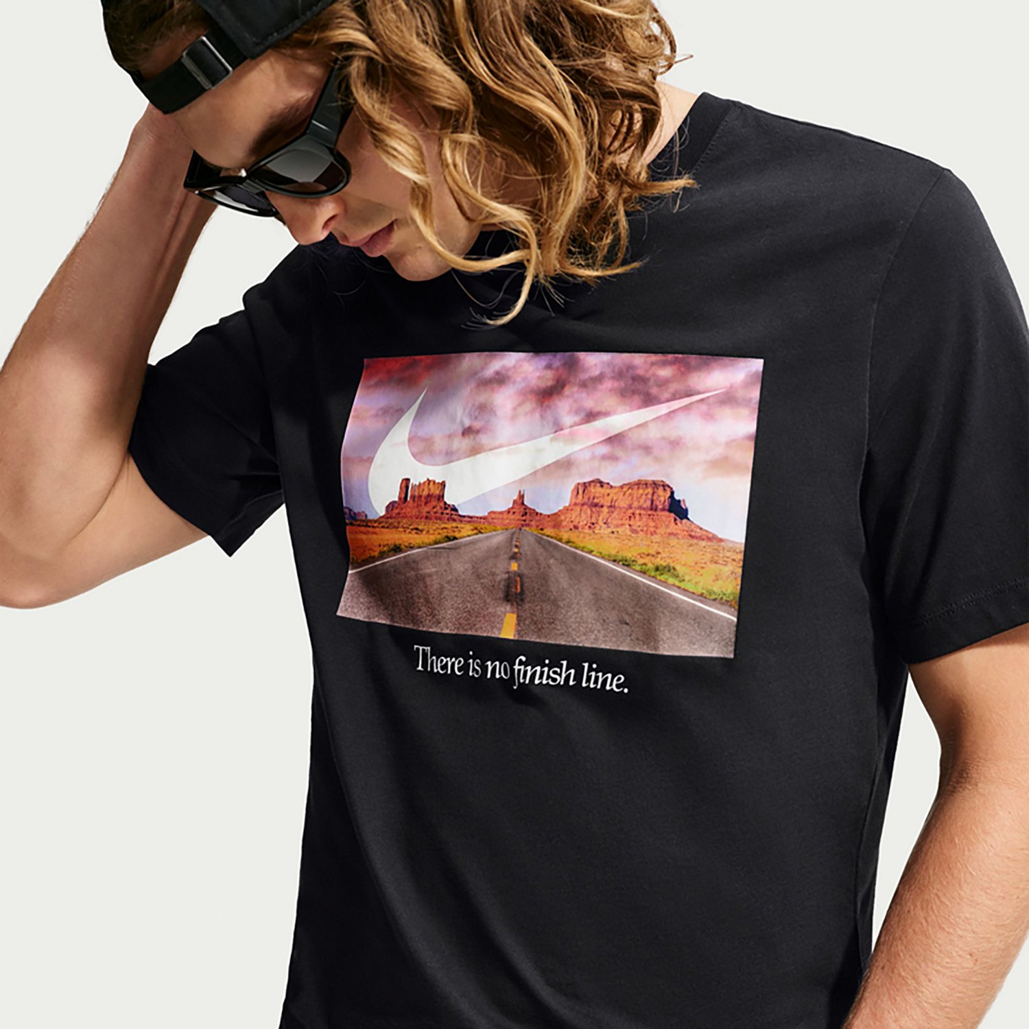 Nike Men's Sportswear Club Photo T-shirt