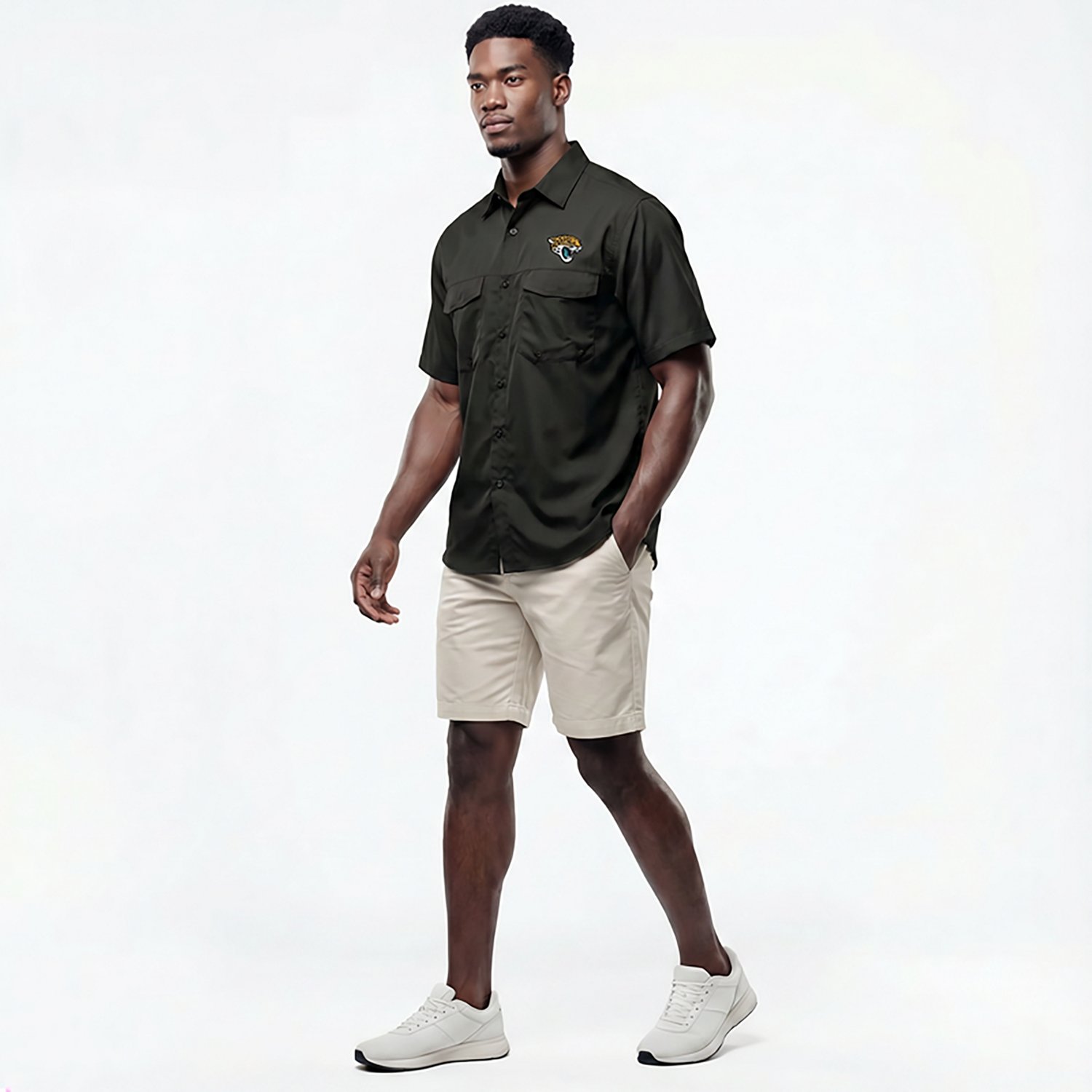 Antigua Men's Jacksonville Jaguars Game Day Woven Fishing Shirt - view number 3