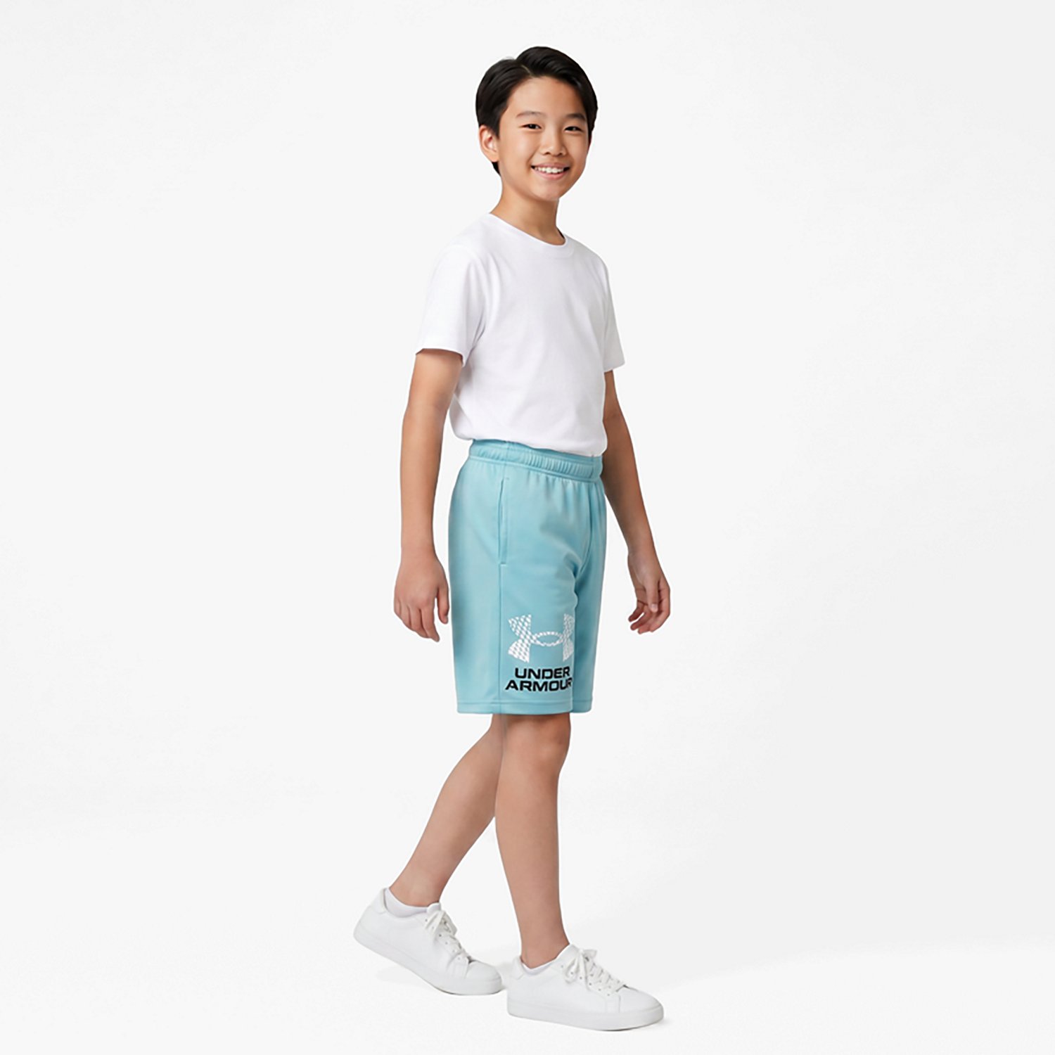 Under Armour Boys' Tech Logo 7 in Shorts